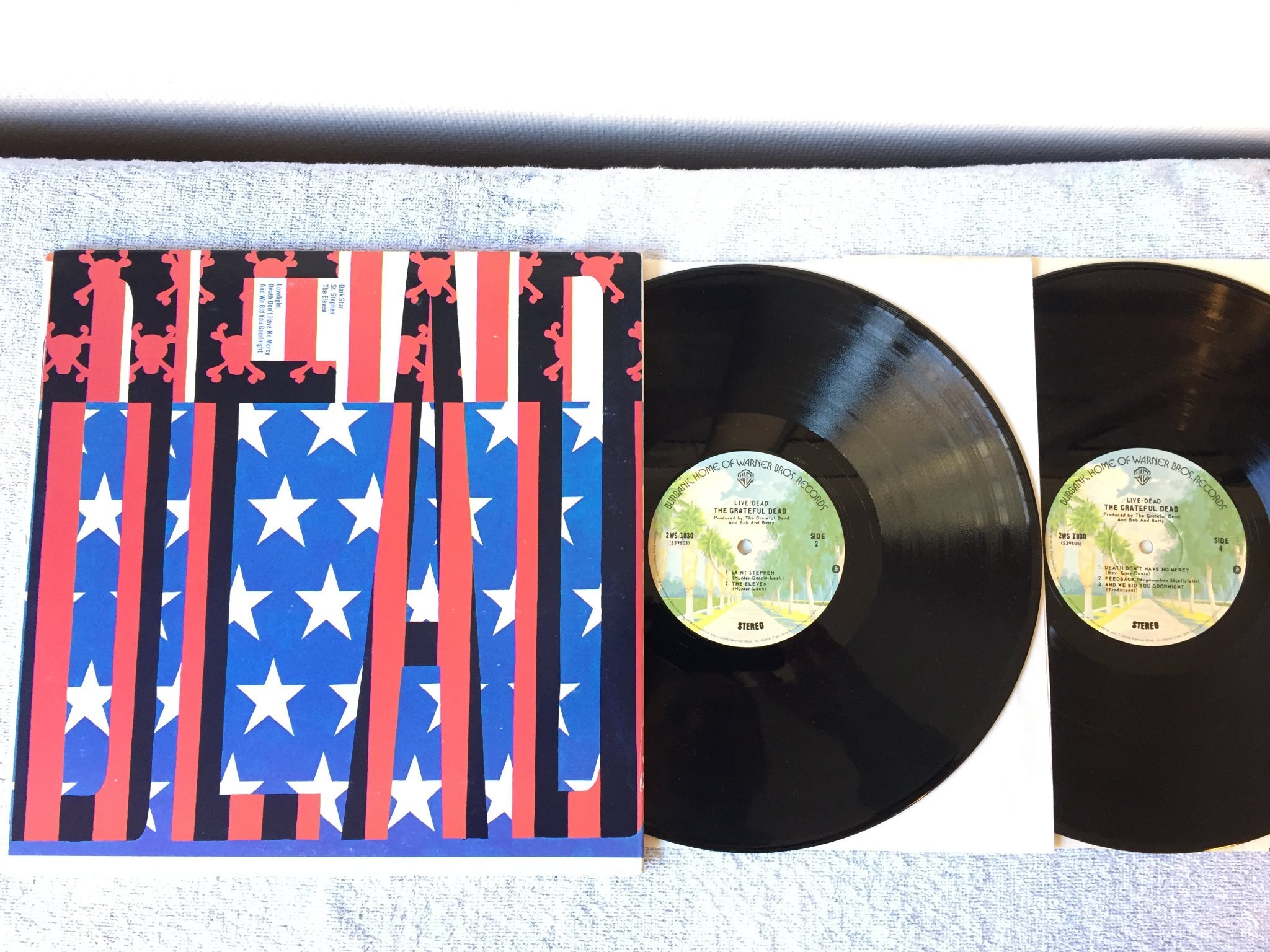 Omslagsbild för skivan THE GRATEFUL DEAD live/dead 2xLP US WARNER BROS 2WS 1830