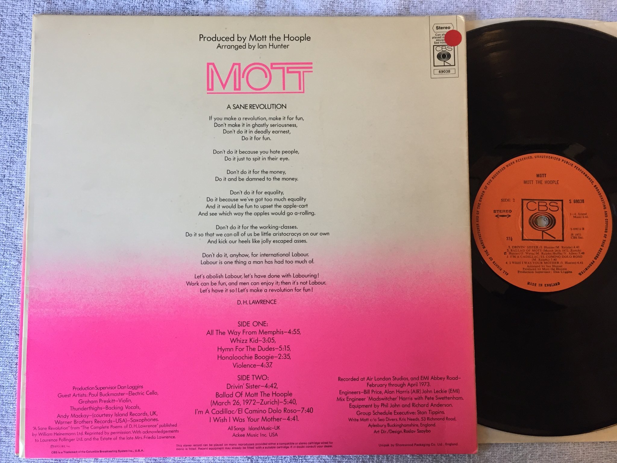 Omslagsbild för skivan MOTT THE HOOPLE Mott LP -73 UK CBS S 69038
