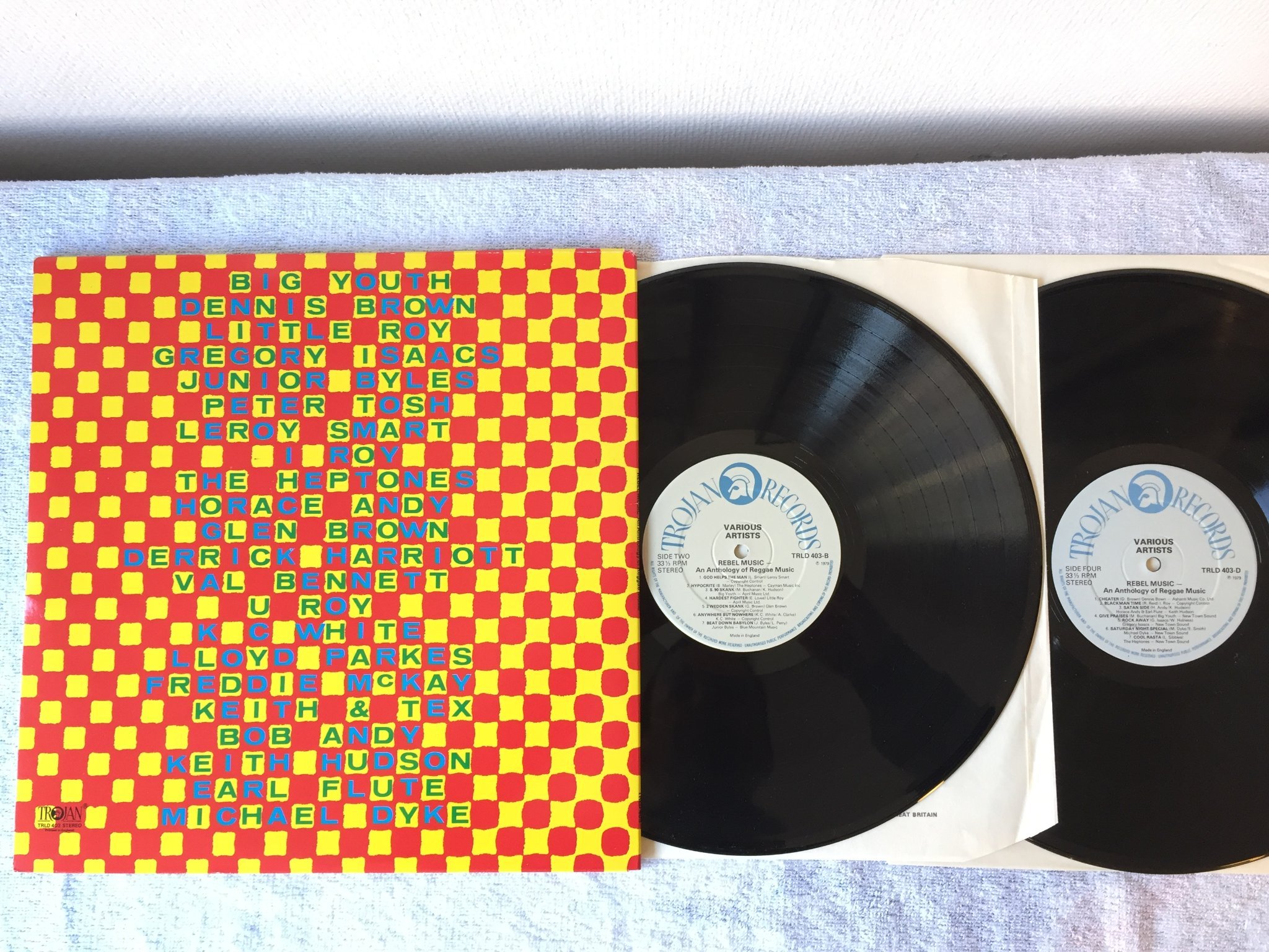 Omslagsbild för skivan V/A rebel music 2xLP -79 UK TROJAN TRLD 403 mkt bra reggae samling