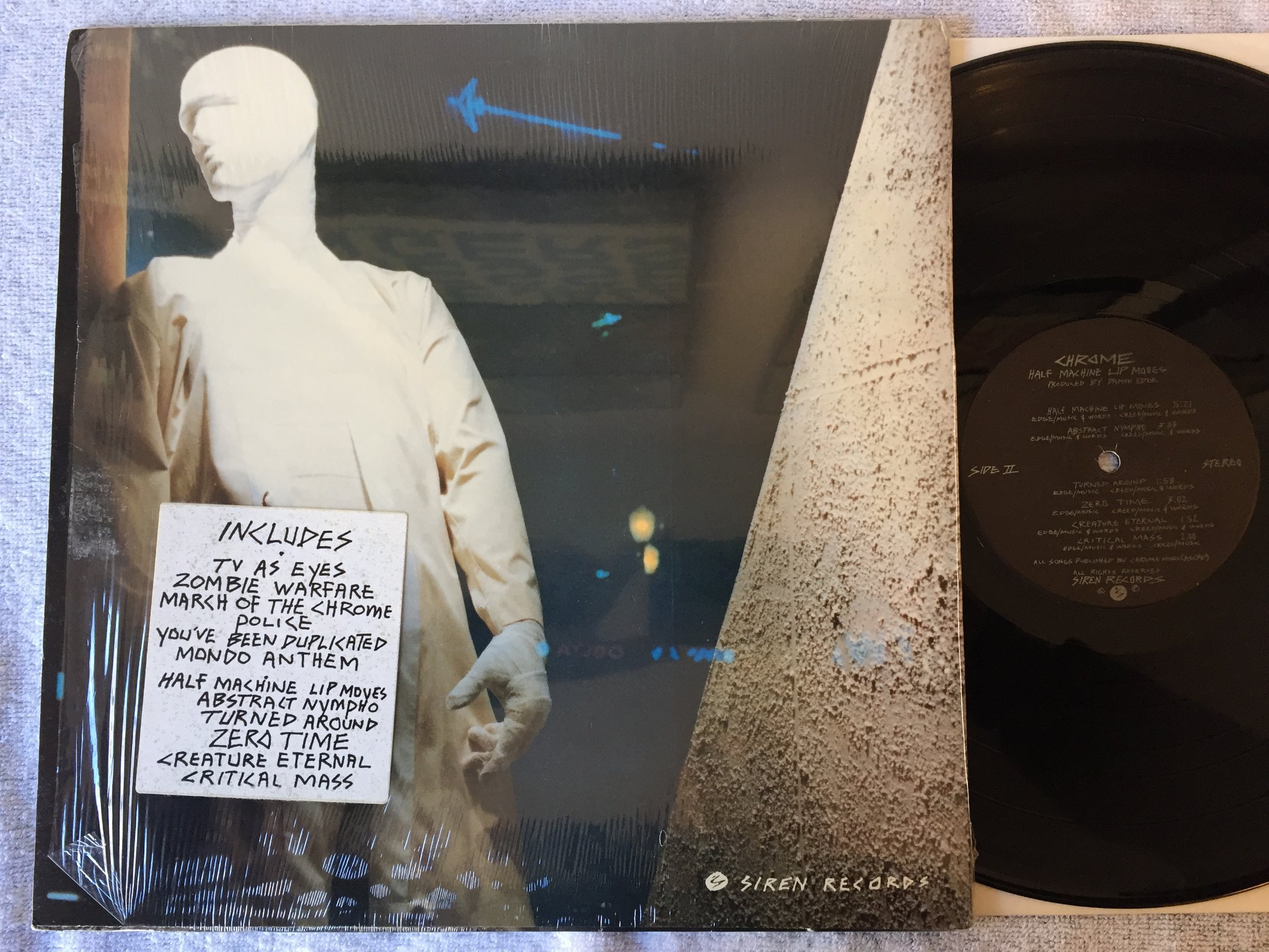 Omslagsbild för skivan CHROME half machine lip moves LP -79 US SIREN DE-333-SEC 1st pressing