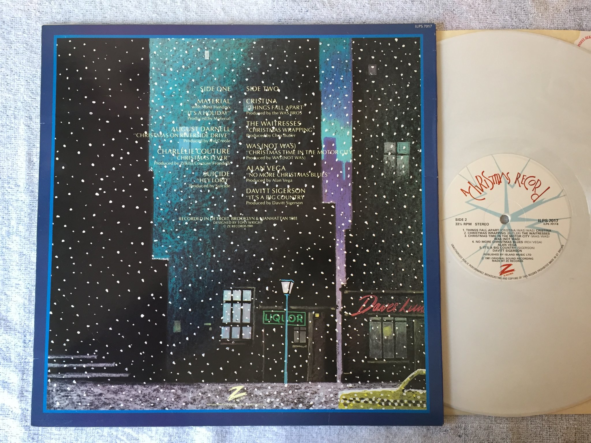 Omslagsbild för skivan V/A a Christmas record LP -81 UK ZE RECORDS ILPS 7017 white vinyl