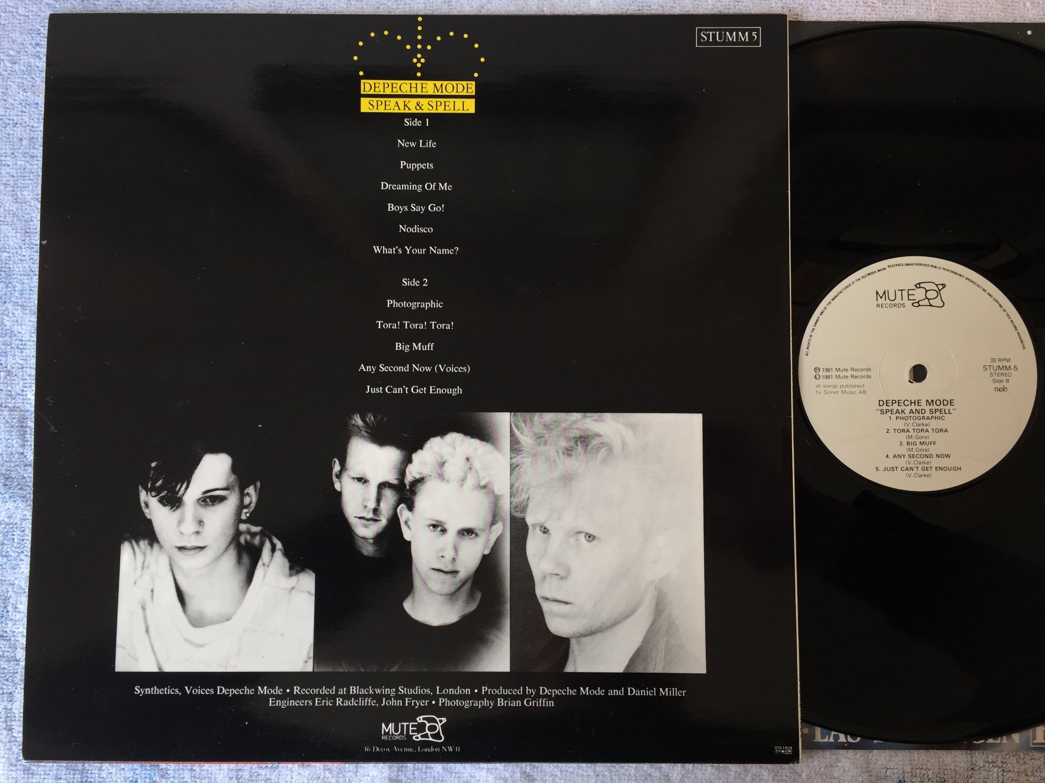 Omslagsbild för skivan DEPECHE MODE speak and spell LP -81 Swe MUTE STUMM-5 ?