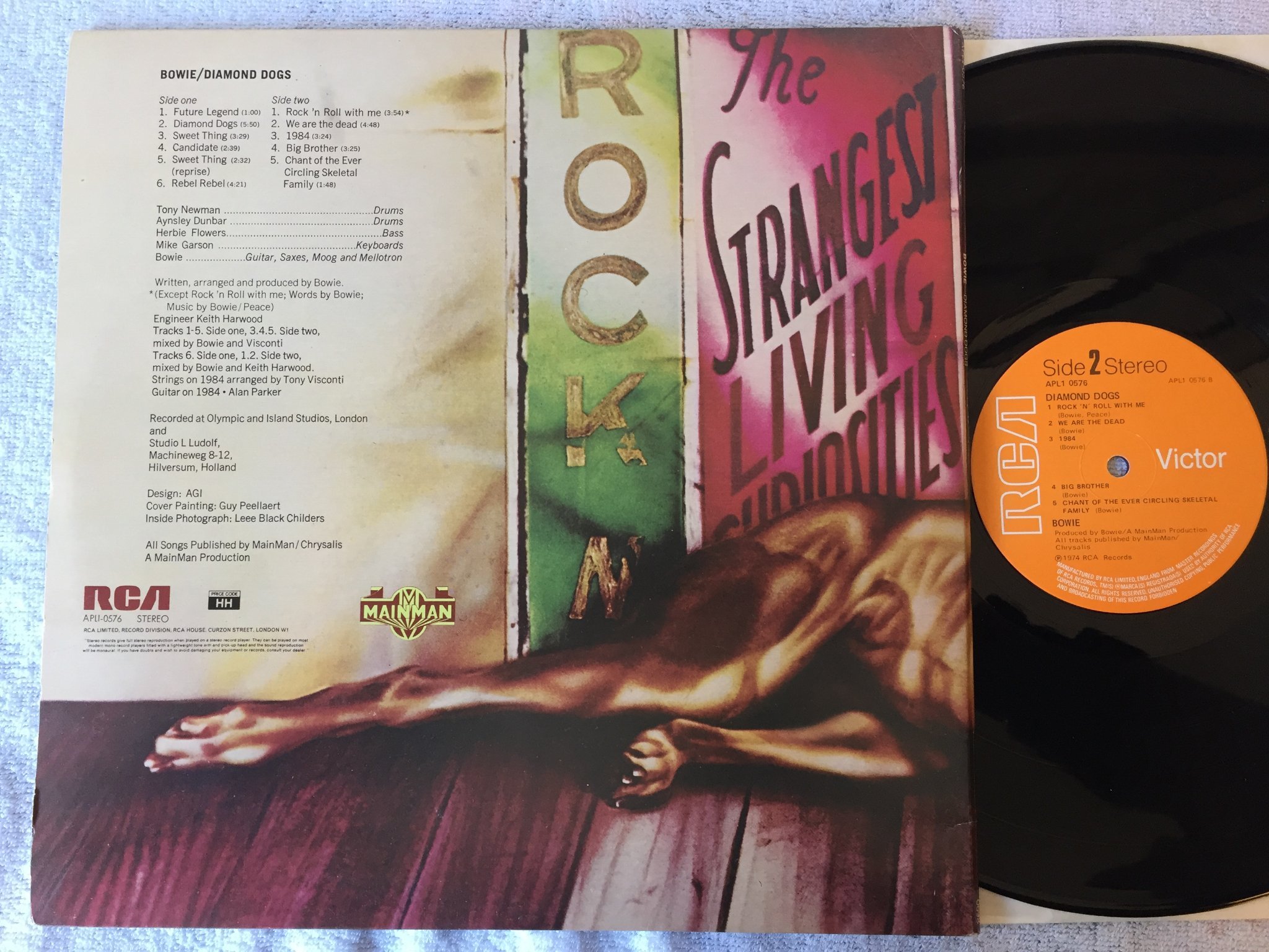 Omslagsbild för skivan DAVID BOWIE diamond dogs LP -74 UK RCA APL1-0576