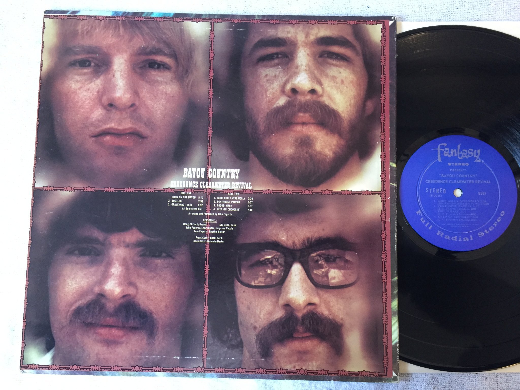 Omslagsbild för skivan CREEDENCE CLEARWATER REVIVAL bayou country LP US FANTASY 8387