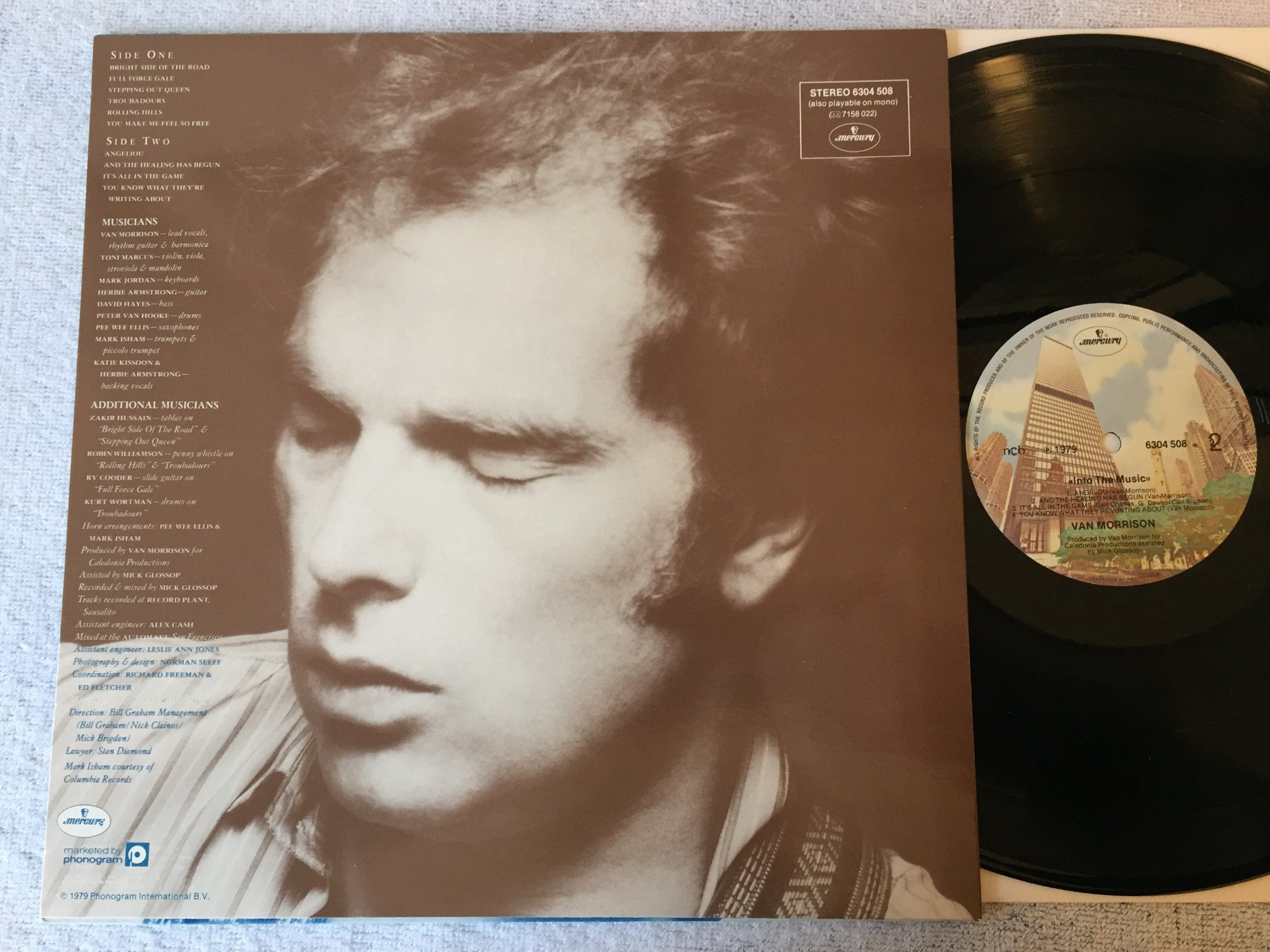 Omslagsbild för skivan VAN MORRISON into the music LP -79 MERCURY 6304508