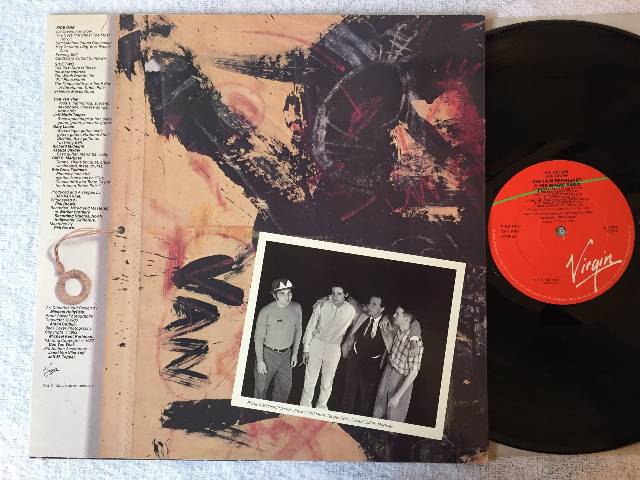 Omslagsbild för skivan CAPTAIN BEEFHEART AND HIS MAGICAL BAND ice cream for crow LP -82 UK VIRGIN V2237