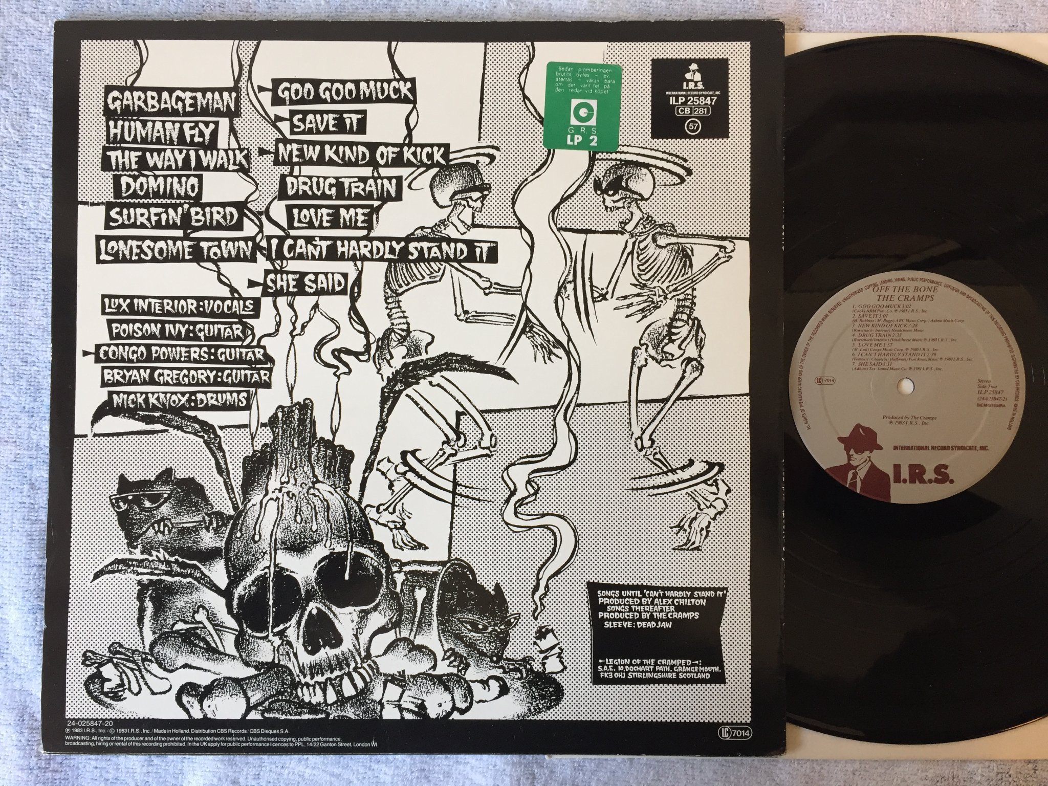 Omslagsbild för skivan THE CRAMPS off the bone LP -83 Hol I.R.S. ILP 25847