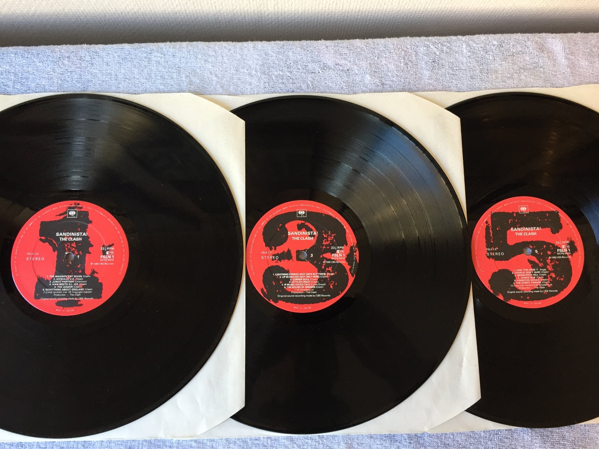 Omslagsbild för skivan THE CLASH Sandinista 3xLP -80 UK CBS FSLN 1