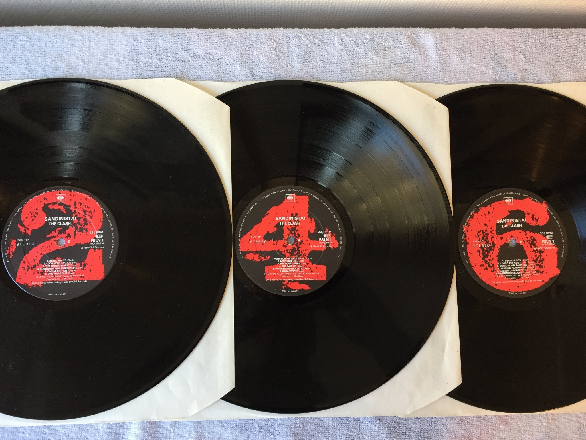 Omslagsbild för skivan THE CLASH Sandinista 3xLP -80 UK CBS FSLN 1