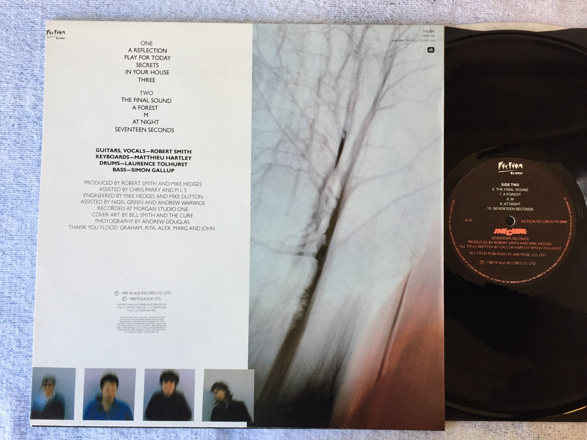 Omslagsbild för skivan THE CURE seventeen seconds LP -80 (NCB) FICTION FIX 004