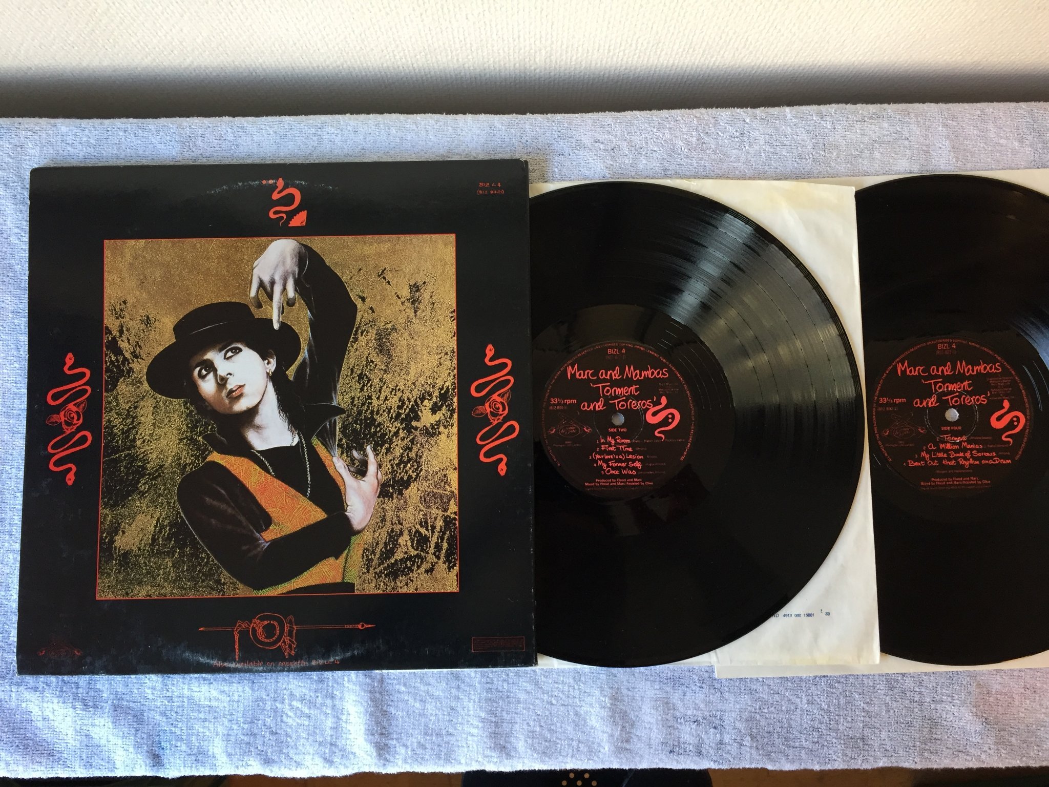 Omslagsbild för skivan MARC AND MAMBAS Torment And Toreros 2xLP -83 UK SOME BIZARRE BIZL 4