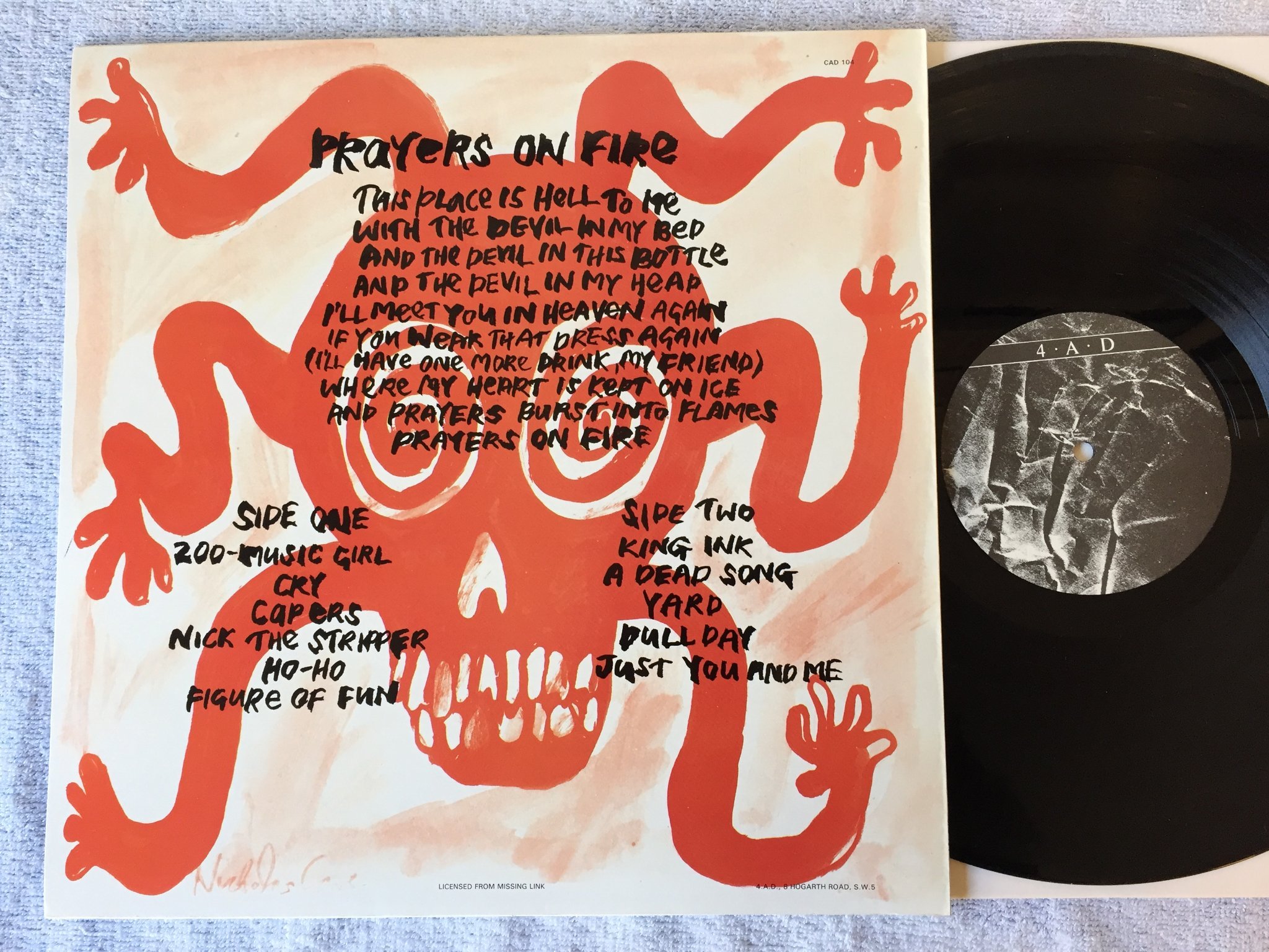 Omslagsbild för skivan THE BIRTHDAY PARTY prayers on fire LP -81 UK 4AD CAD 104
