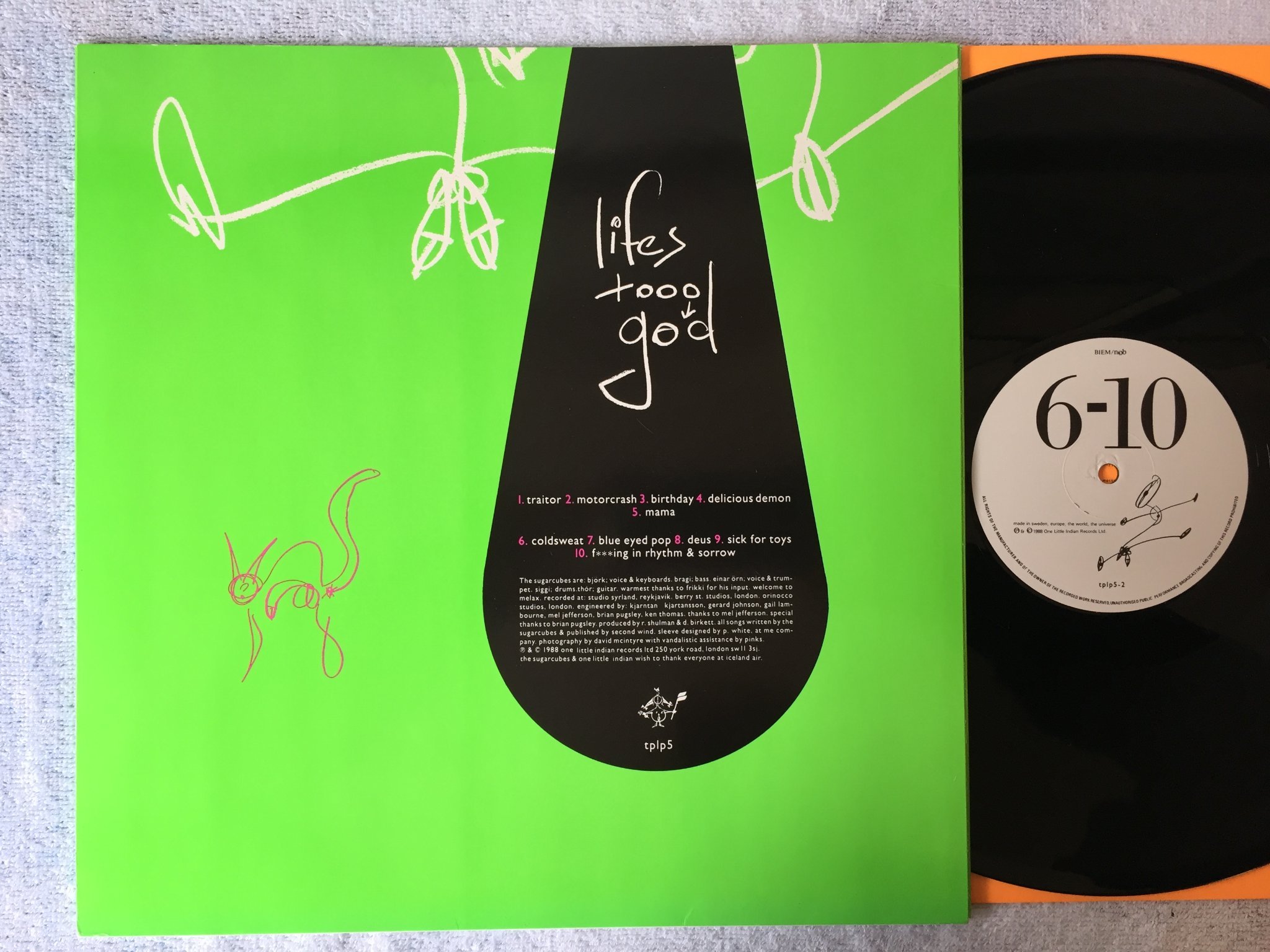 Omslagsbild för skivan THE SUGARCUBES Life's Too Good LP -88 Swe ONE LITTLE INDIAN tplp5