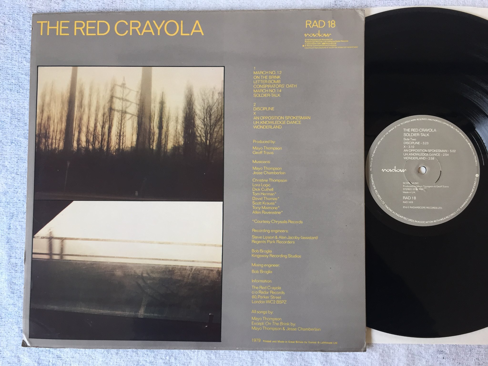 Omslagsbild för skivan THE RED CRAYOLA soldier talk LP -79 UK RADAR RAD 18