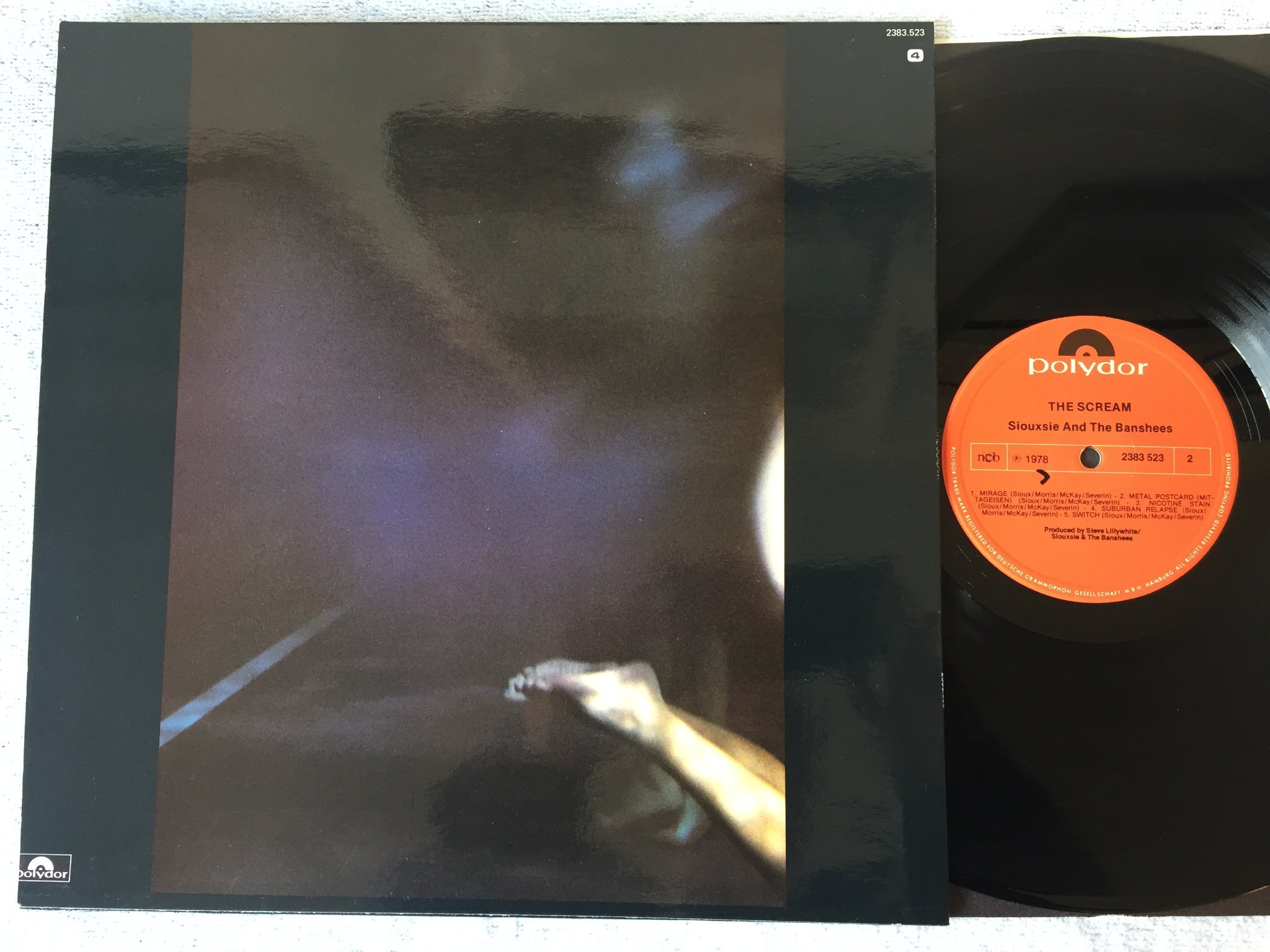 Omslagsbild för skivan SIOUXSIE & THE BANSHEES the scream LP -78 POLYDOR 2383523