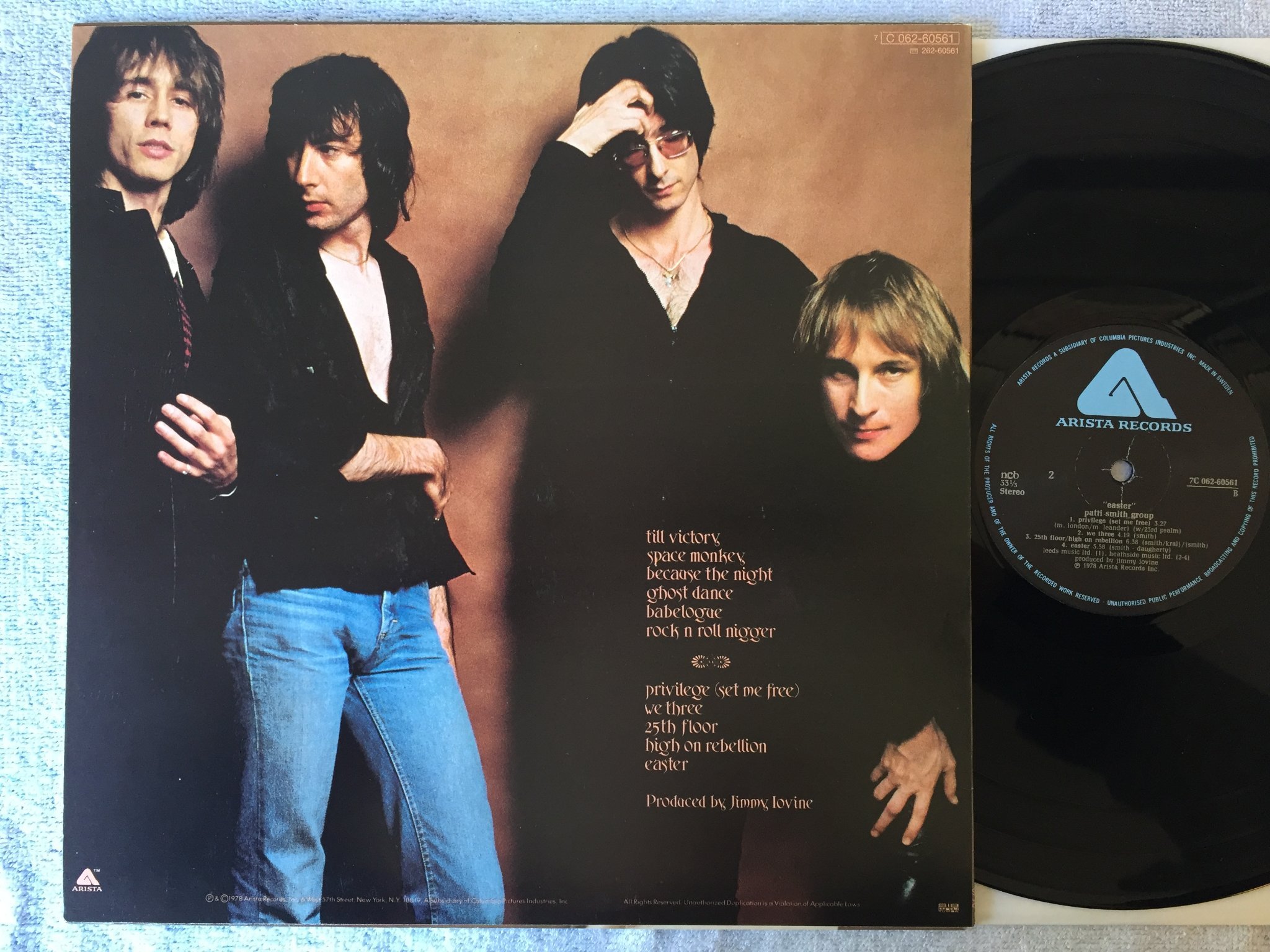 Omslagsbild för skivan PATTI SMITH easter LP -78 ARISTA 7C 062-60561