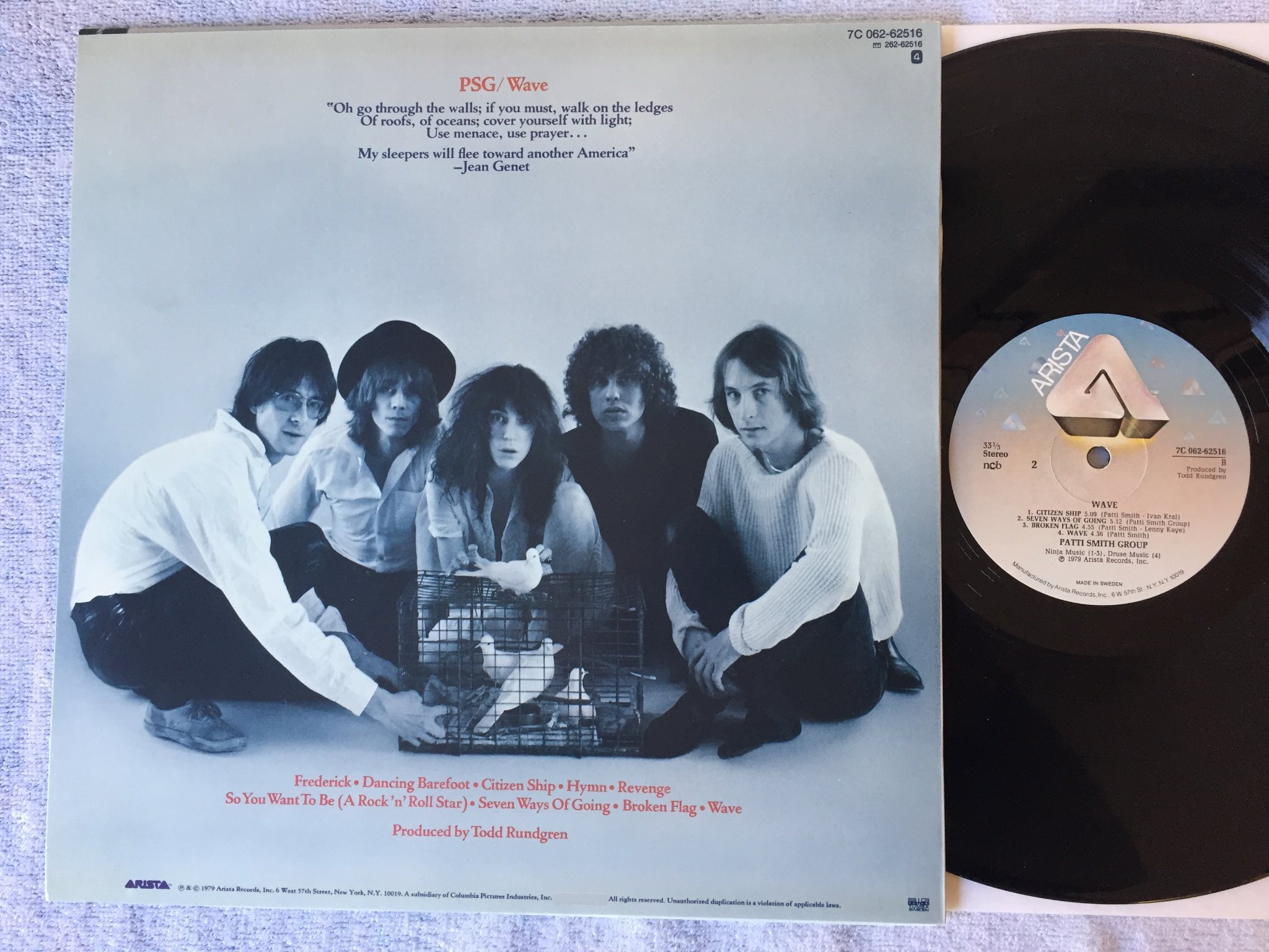 Omslagsbild för skivan PATTI SMITH wave LP -79 ARISTA 7C 062-62516