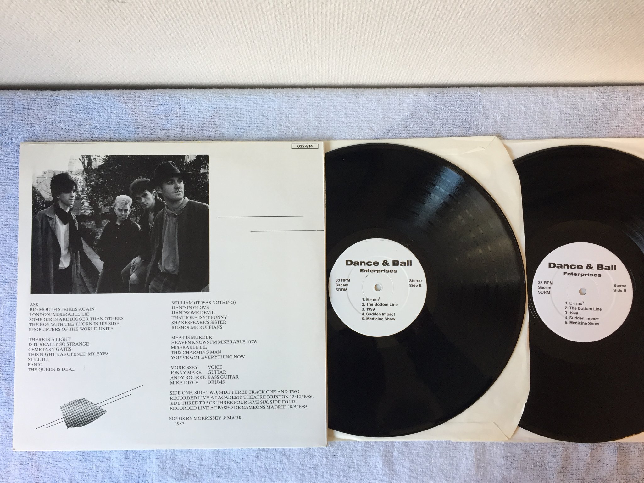 Omslagsbild för skivan THE SMITHS never had no one ever 2xLP 