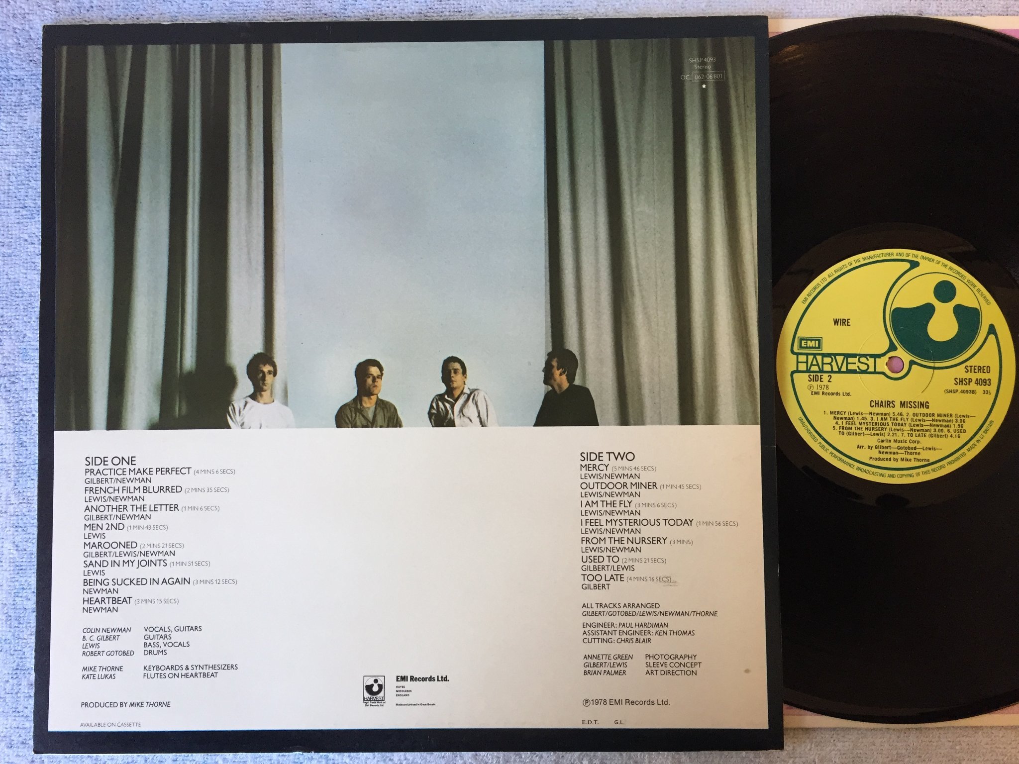 Omslagsbild för skivan WIRE chairs missing LP -78 UK HARVEST SHVL 4093 Lilac inner  RARE !!