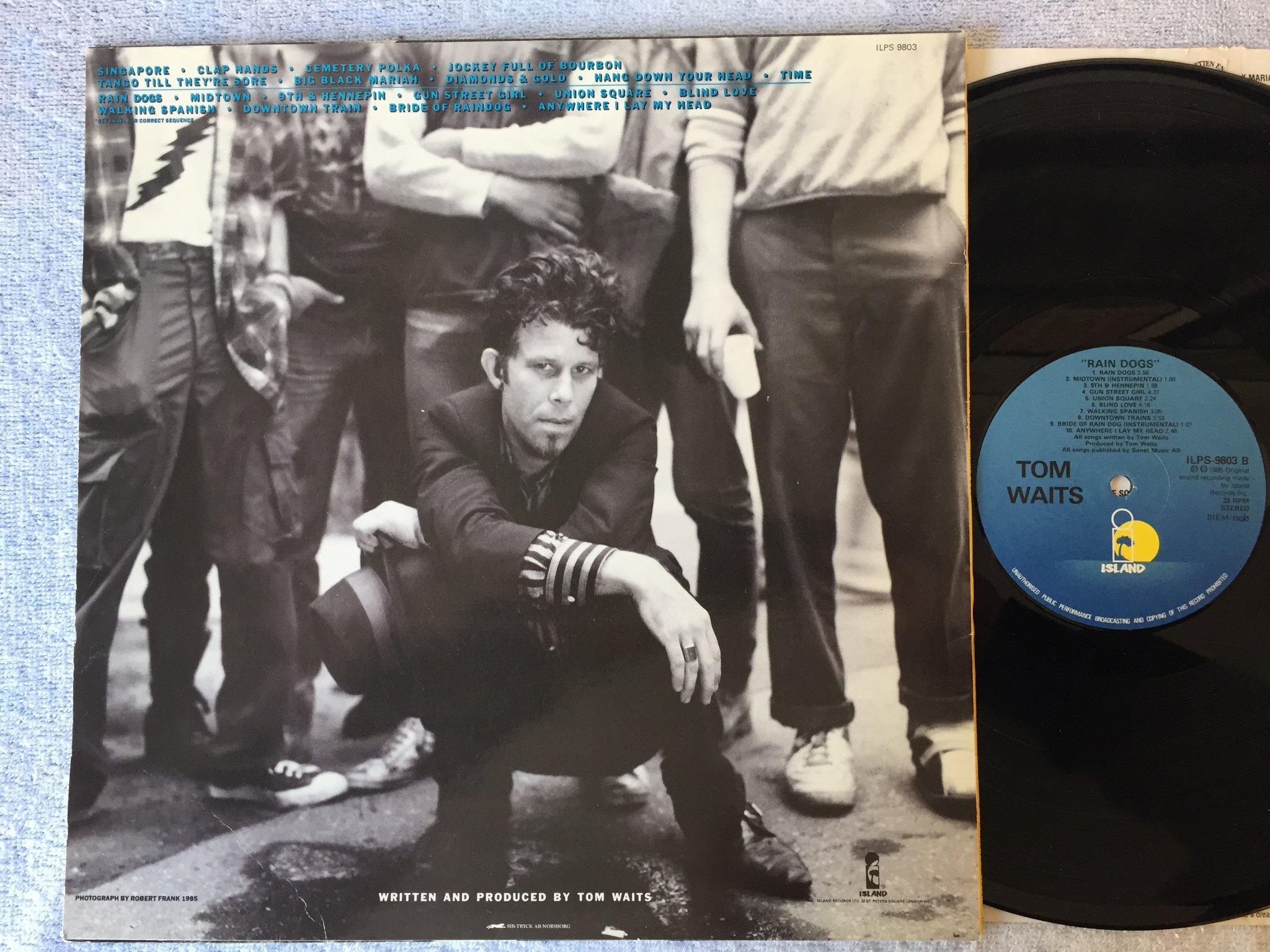 Omslagsbild för skivan TOM WAITS rain dogs LP -85 Swe ISLAND ILPS 9803