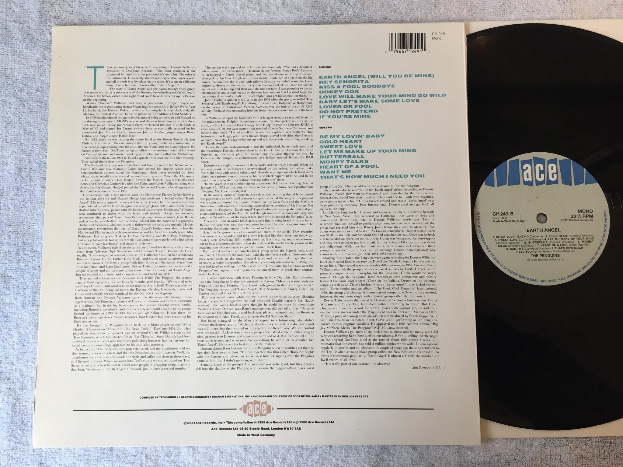 Omslagsbild för skivan THE PENGUINS earth angel LP Ger ACE CH-249