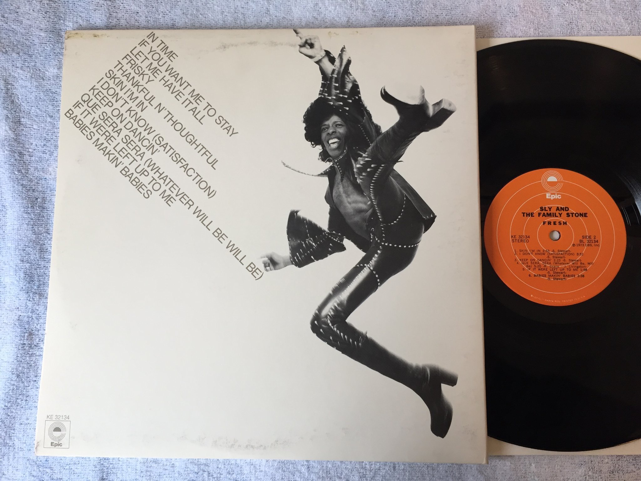 Omslagsbild för skivan SLY AND THE FAMILY STONE fresh LP -73 US EPIC KE 32134
