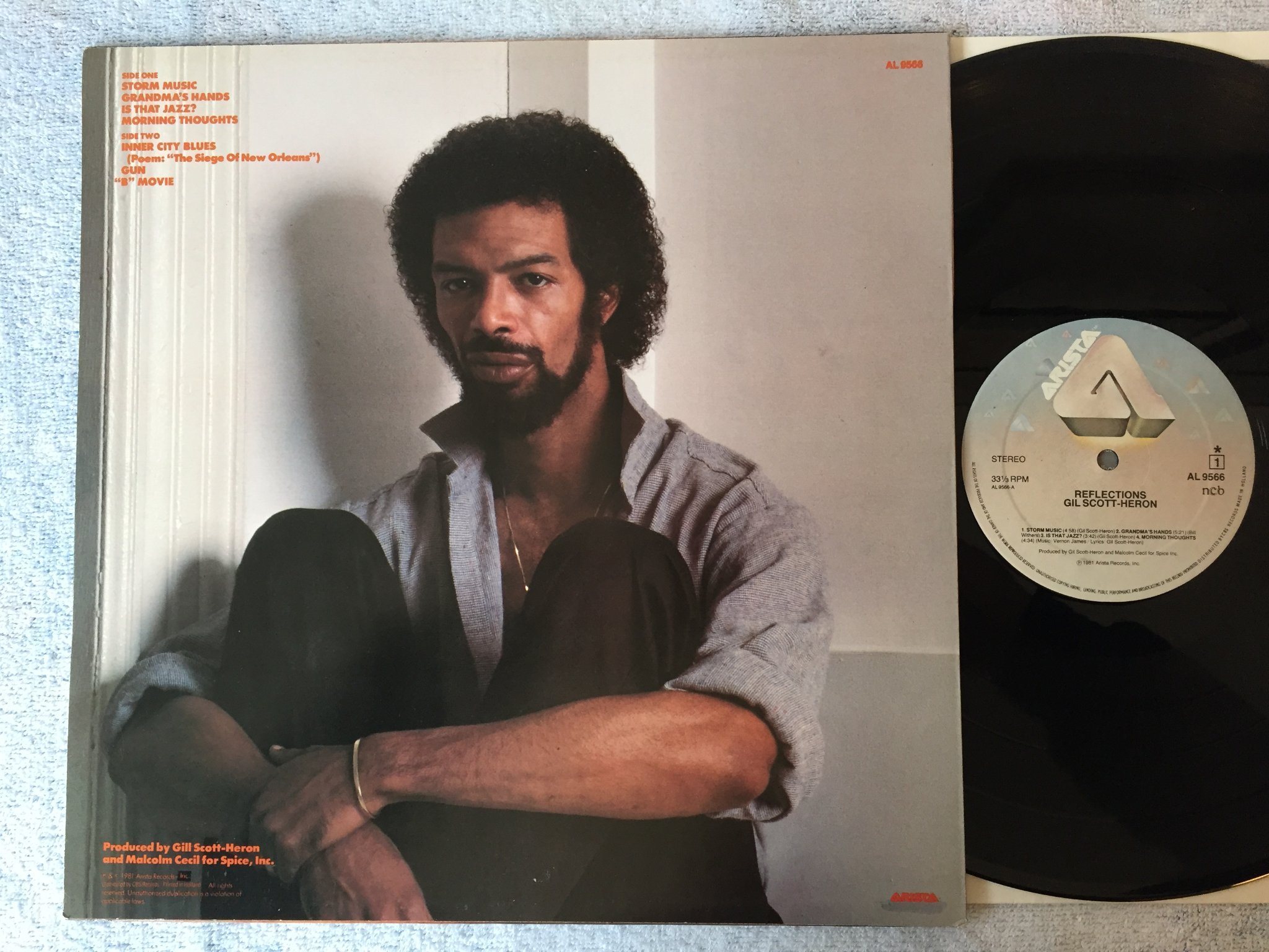 Omslagsbild för skivan GIL SCOTT-HERON reflections LP -81 Swe ARISTA AL 9566?