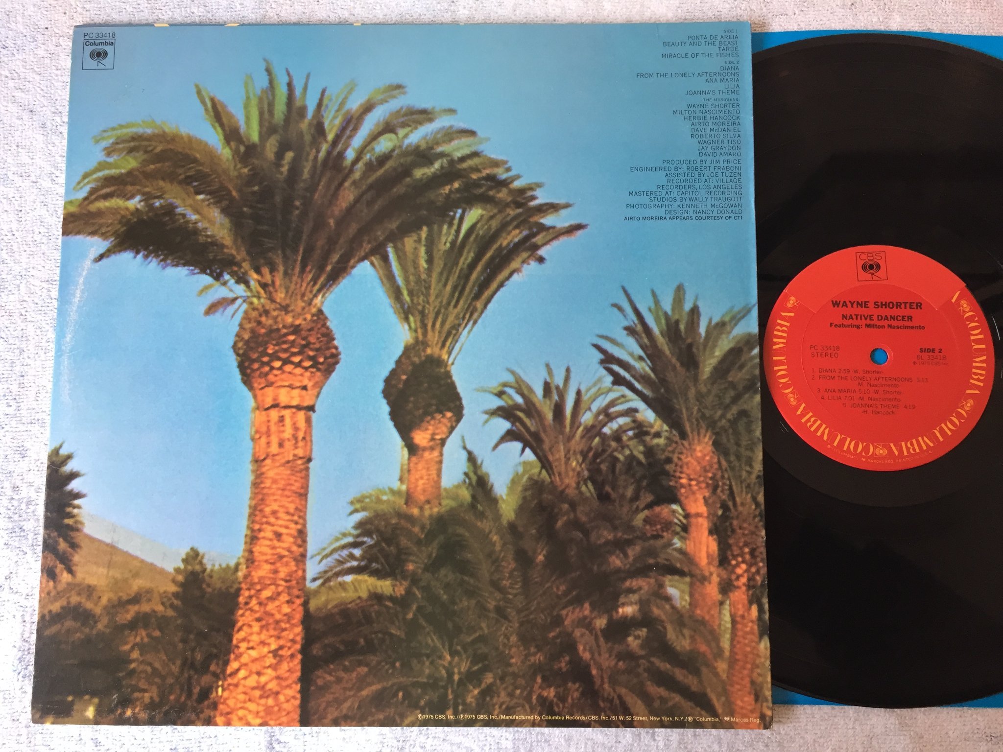 Omslagsbild för skivan WAYNE SHORTER native dancer LP -75 US COLUMBIA / CBS PC 33418