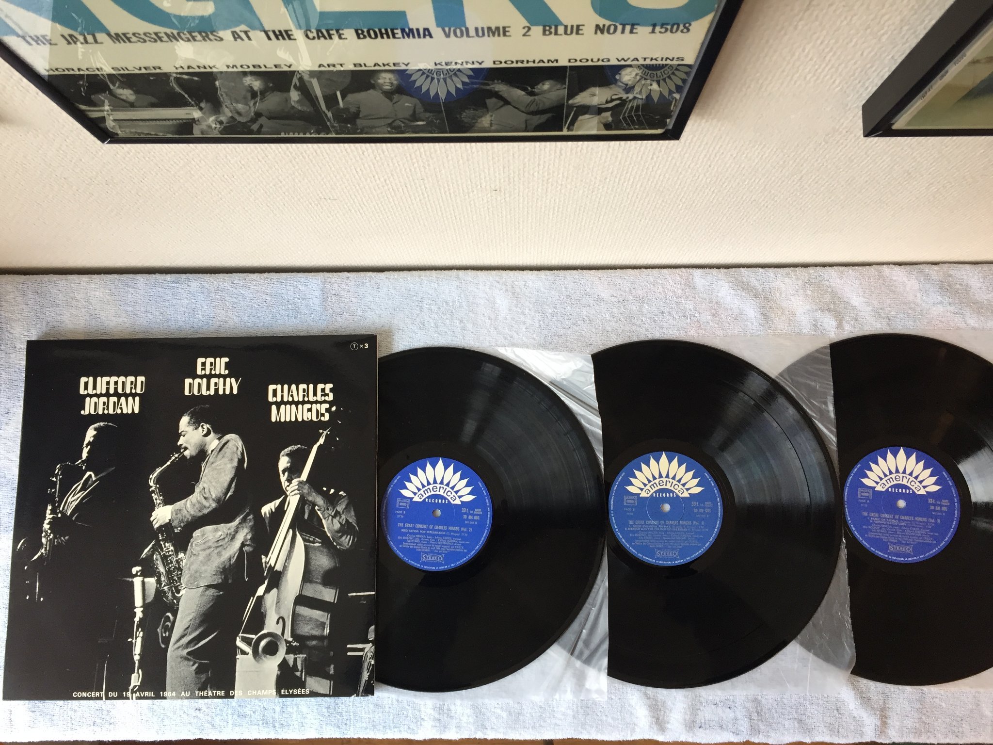 Omslagsbild för skivan CHARLES MINGUS The Great Concert Of  3xLP -71 Fra AMERICA  30 AM 003/4/5