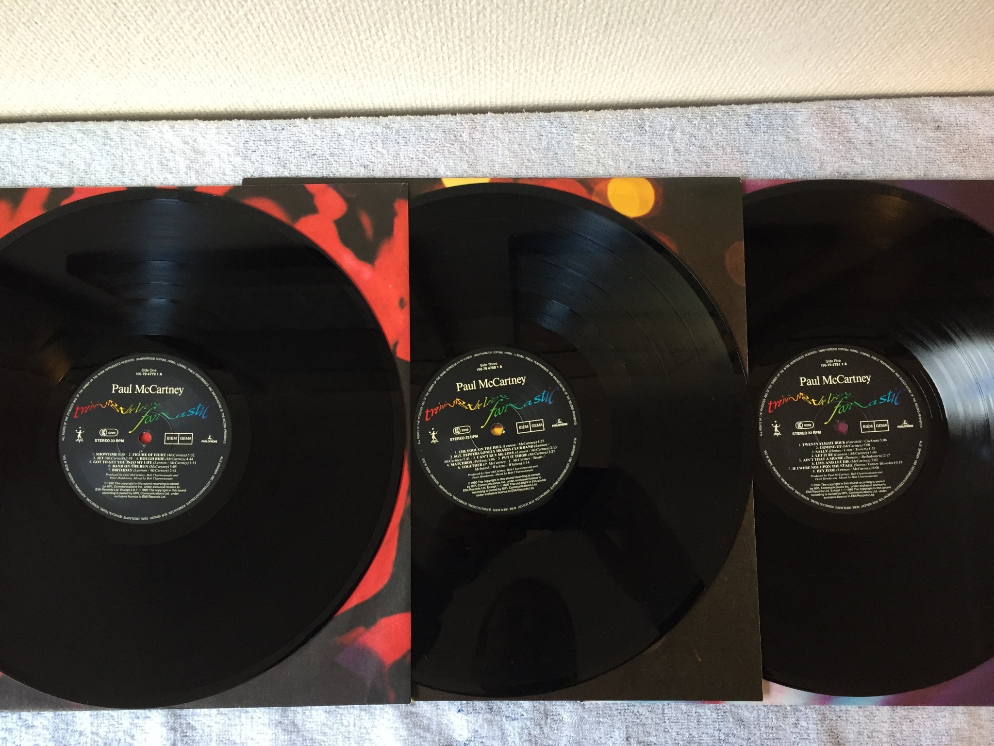 Omslagsbild för skivan PAUL McCARTNEY Tripping The Live Fantastic 3xLP -90 PARLOPHONE 198-79 4778 1