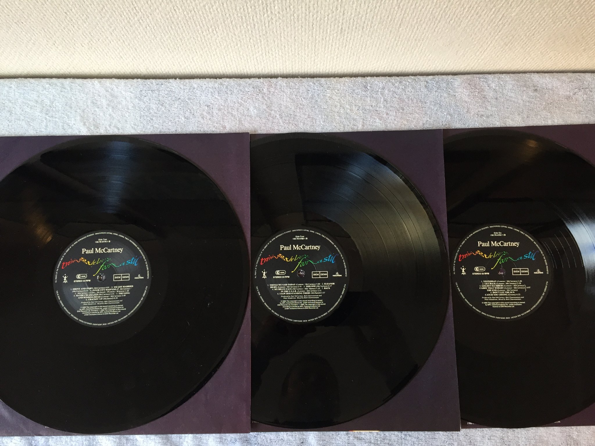 Omslagsbild för skivan PAUL McCARTNEY Tripping The Live Fantastic 3xLP -90 PARLOPHONE 198-79 4778 1