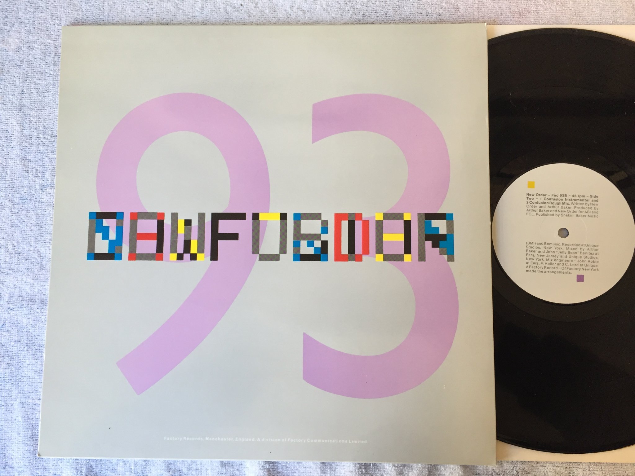 Omslagsbild för skivan NEW ORDER confusion 12”tolva -83 UK factory Fac 93 embossed cover