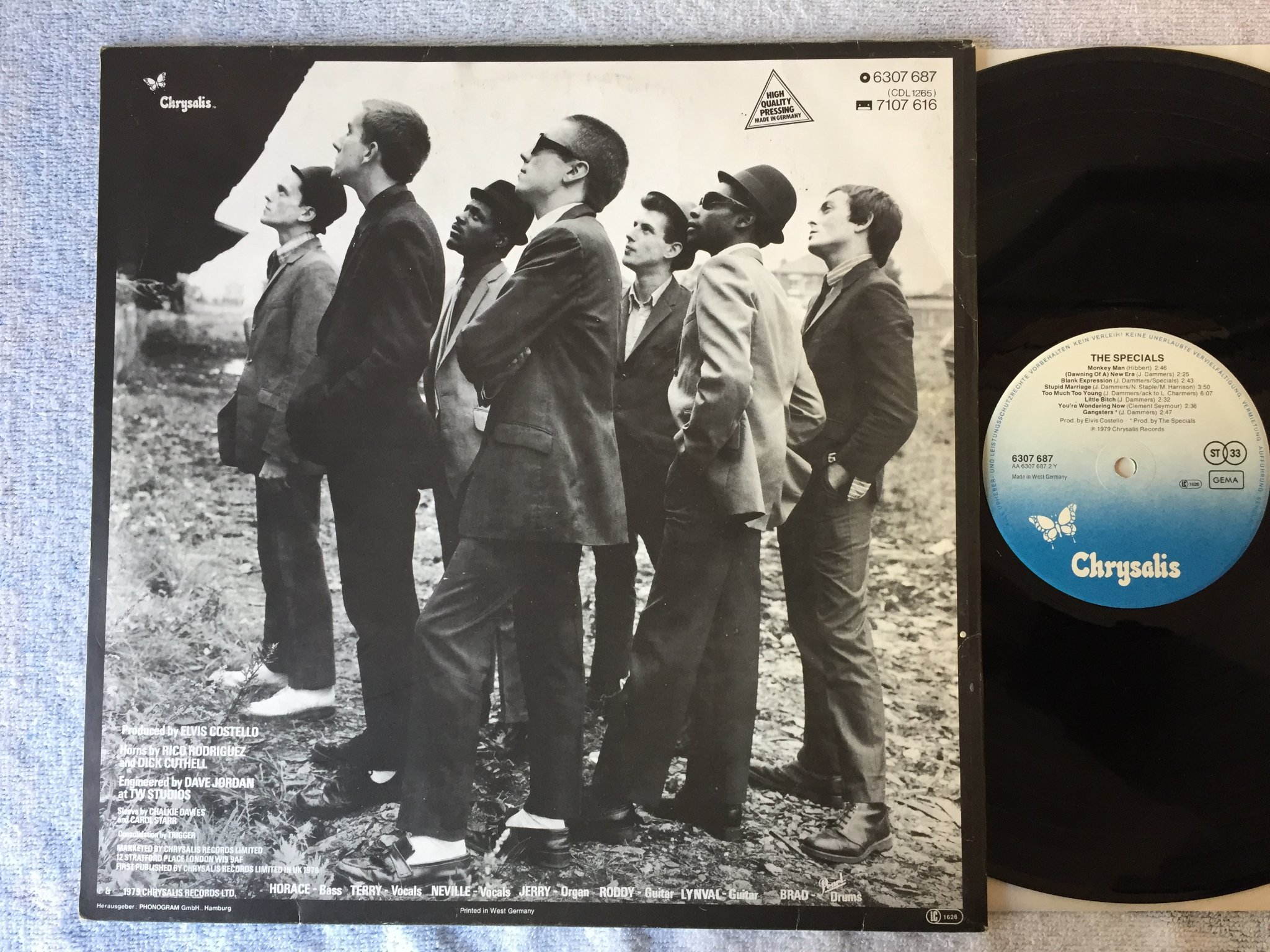 Omslagsbild för skivan THE SPECIALS s/t LP -79 Ger CHRYSALIS 6307687 ska