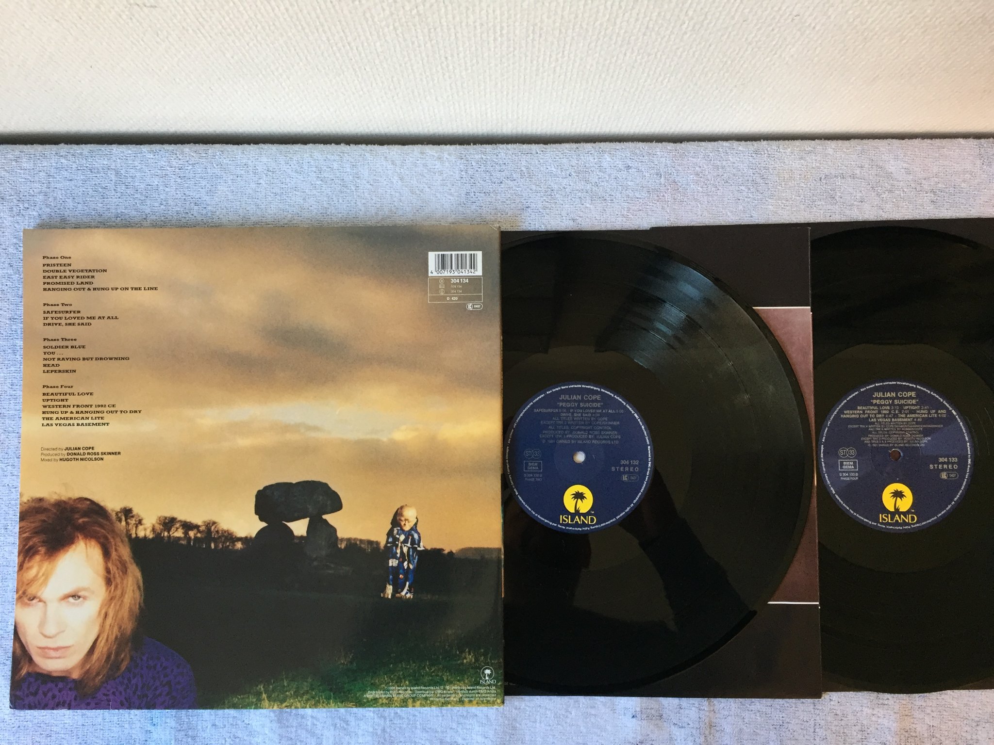 Omslagsbild för skivan JULIAN COPE peggy suicide LP -91 Ger ISLAND 304 133