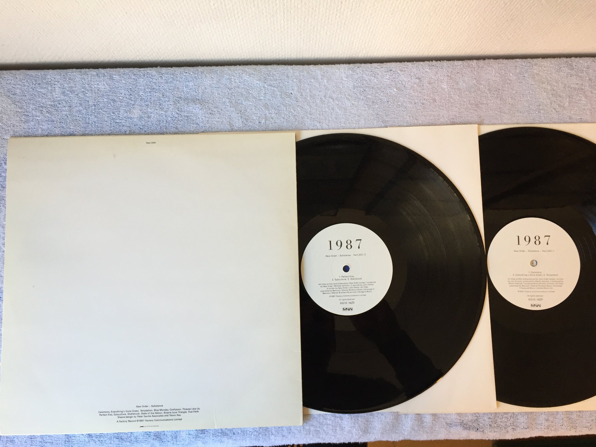 Omslagsbild för skivan NEW ORDER substance 2xLP -87 Swe MNW FACT 200/4