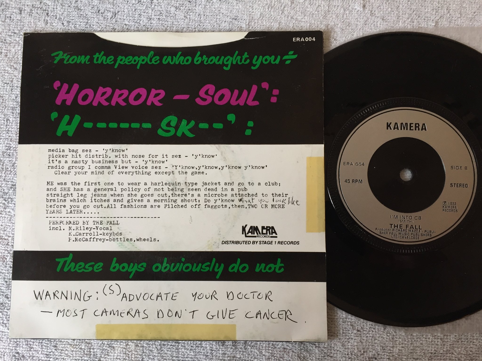 Omslagsbild för skivan THE FALL look, know 7”single -82 UK KAMERA ERA 004 