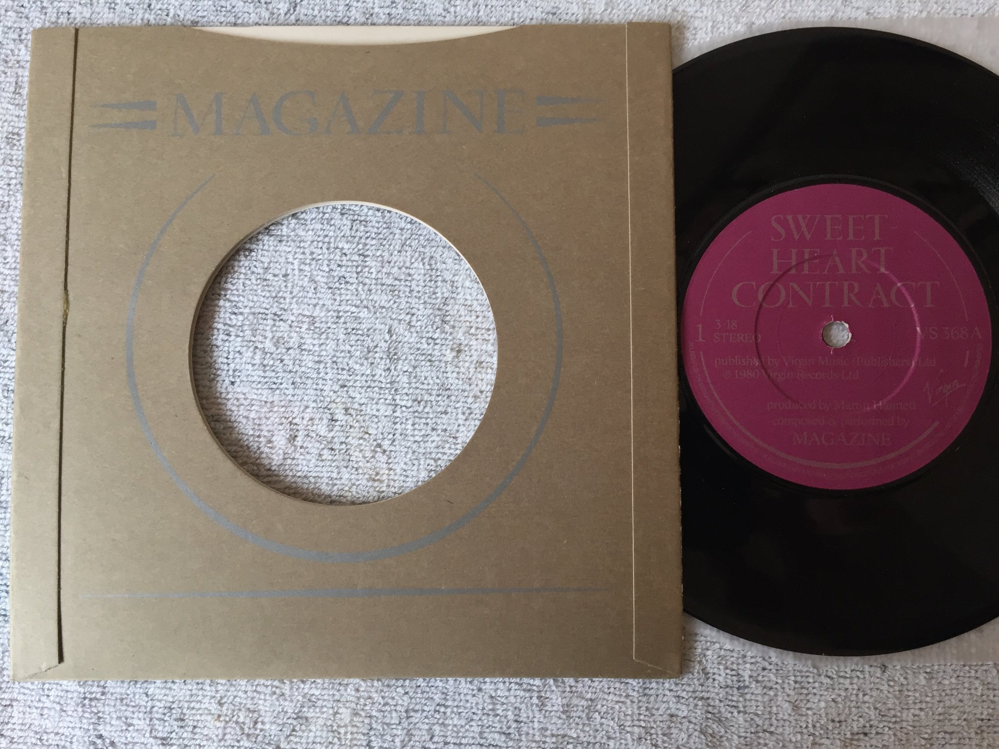 Omslagsbild för skivan MAGAZINE Sweetheart Contract 2x7”single  -80 UK VIRGIN VS 368