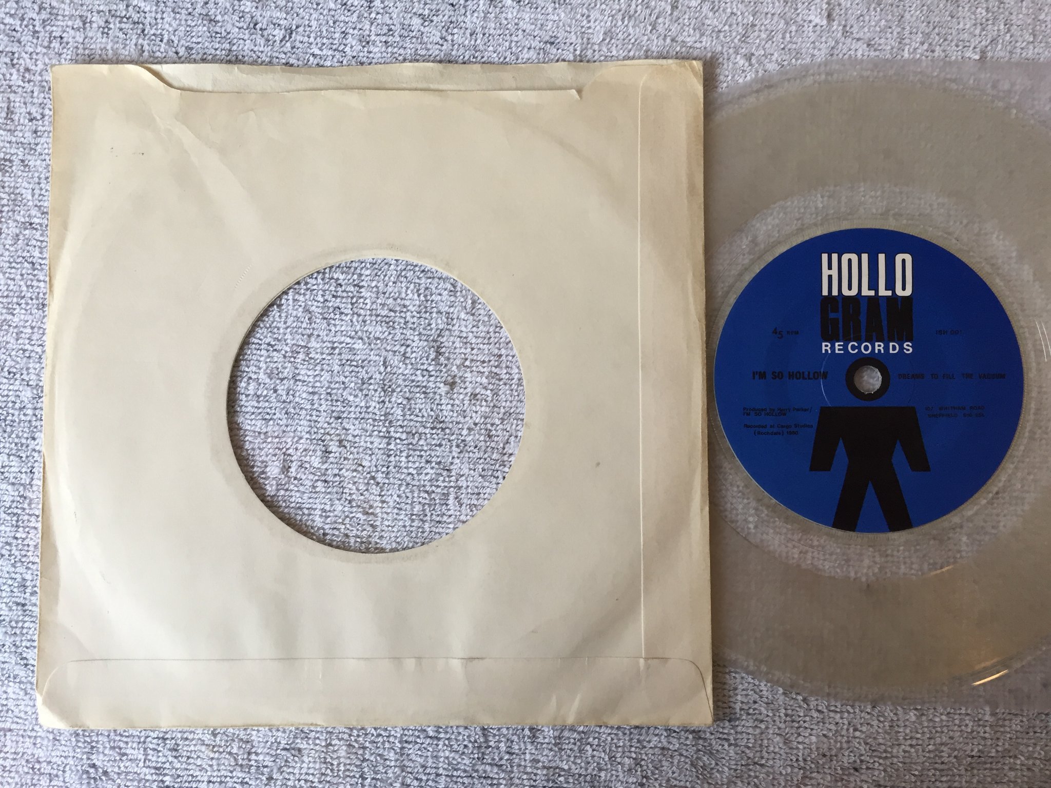 Omslagsbild för skivan I’M SO HOLLOW Dreams To Fill The Vacuum 7”single -80 UK clear vinyl NEW WAVE