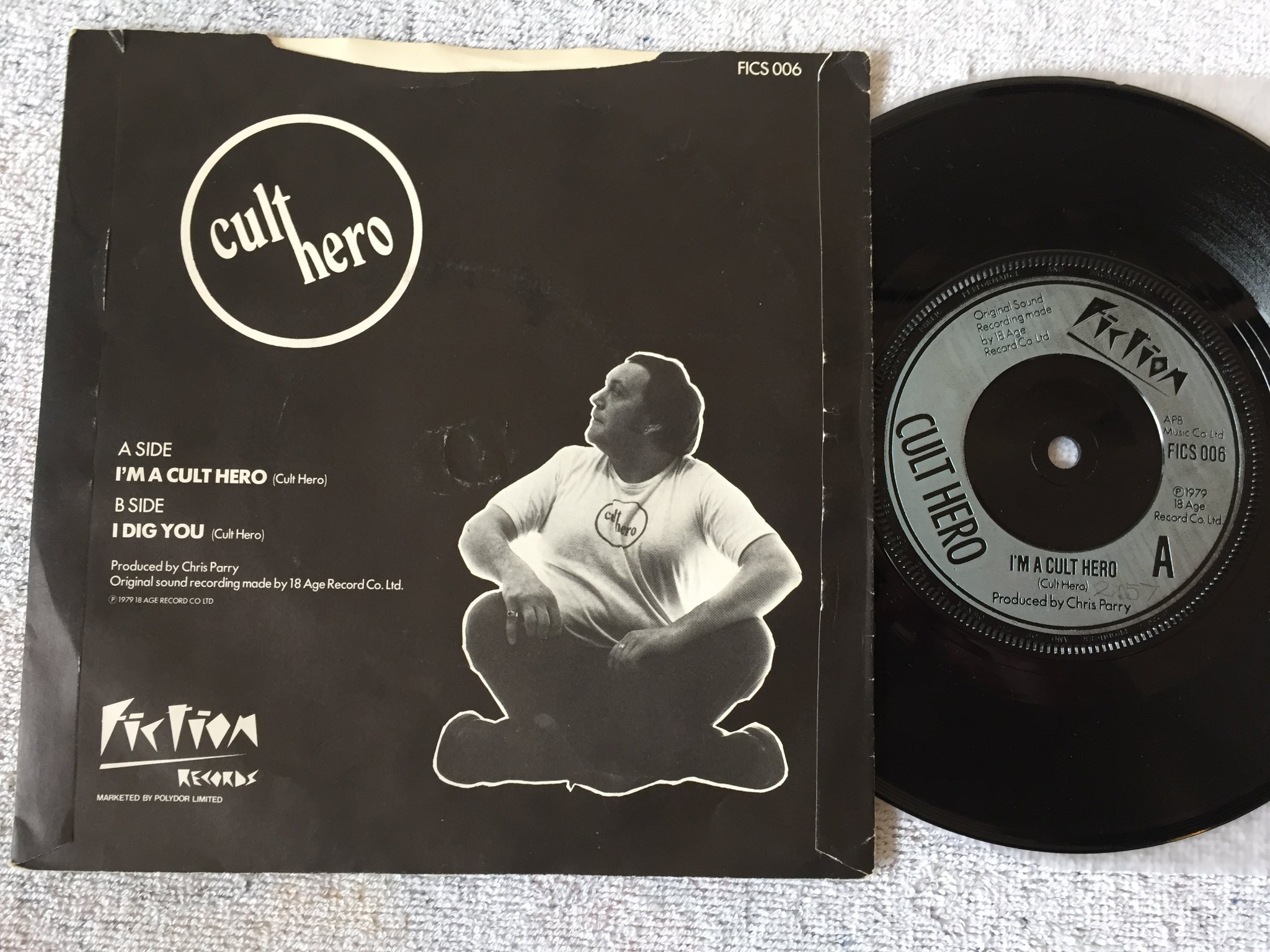 Omslagsbild för skivan CULT HERO I’m a cult hero 7”single -79 UK FICTION FICS 006 post-punk ! ! ! 