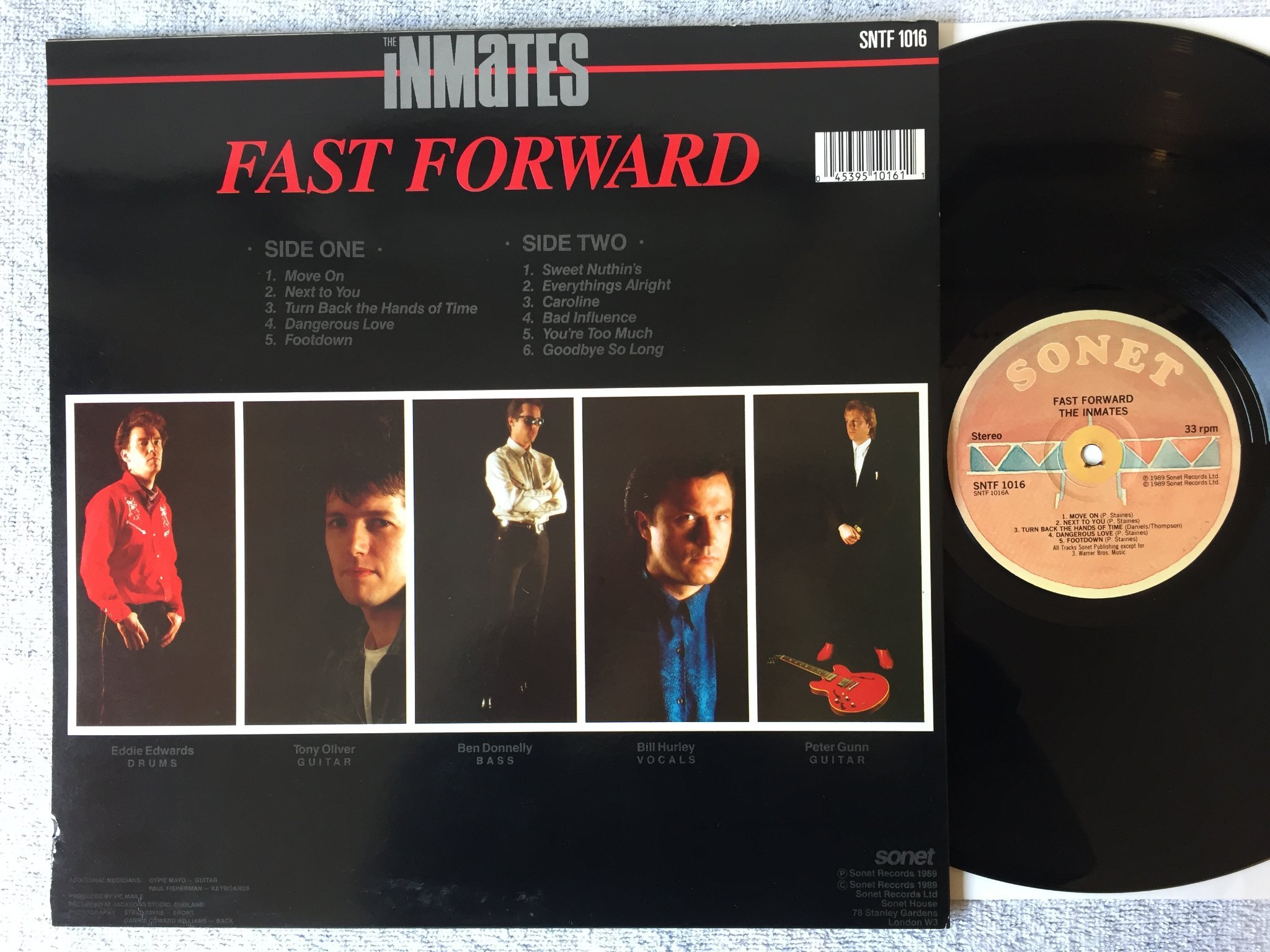 Omslagsbild för skivan THE INMATES fast forward LP -89 UK SONET SNTF 1016