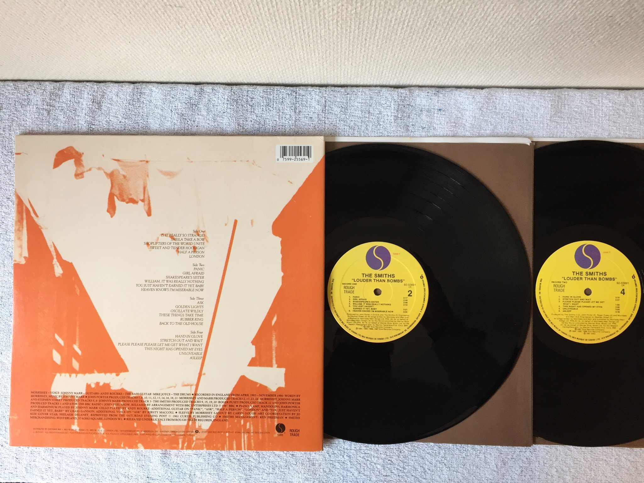 Omslagsbild för skivan THE SMITHS louder than bombs 2xLP -87 Canada SIRE 92-55691 CR