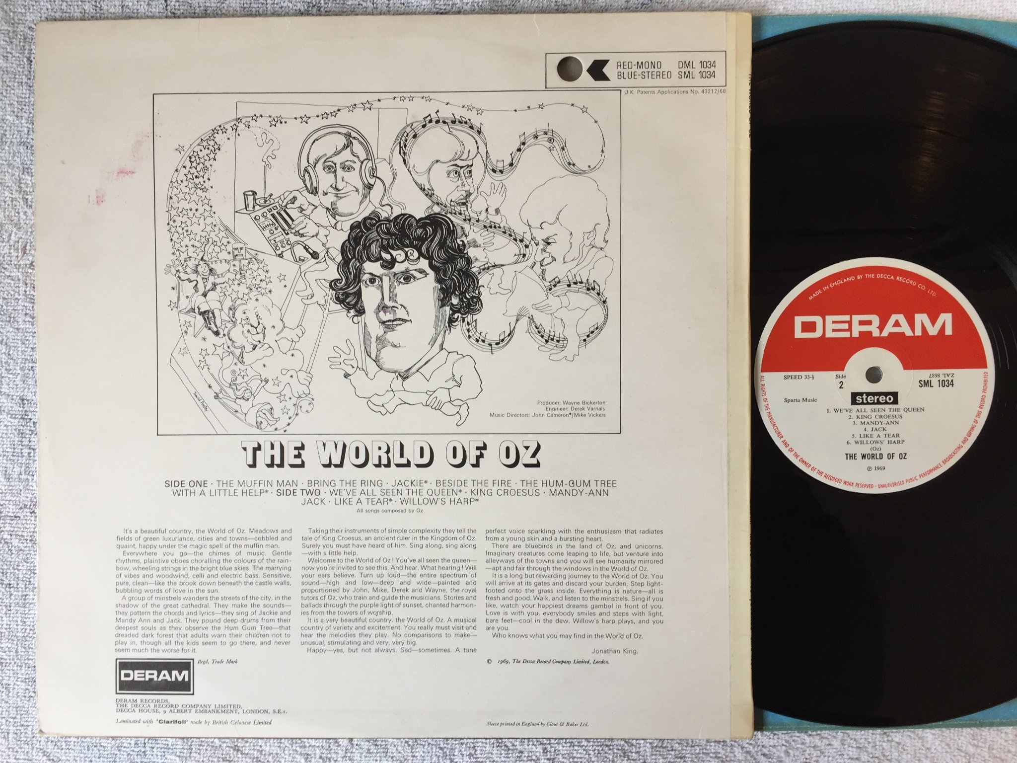 Omslagsbild för skivan THE WORLD OF OZ  LP -69 UK DERAM SML 1034