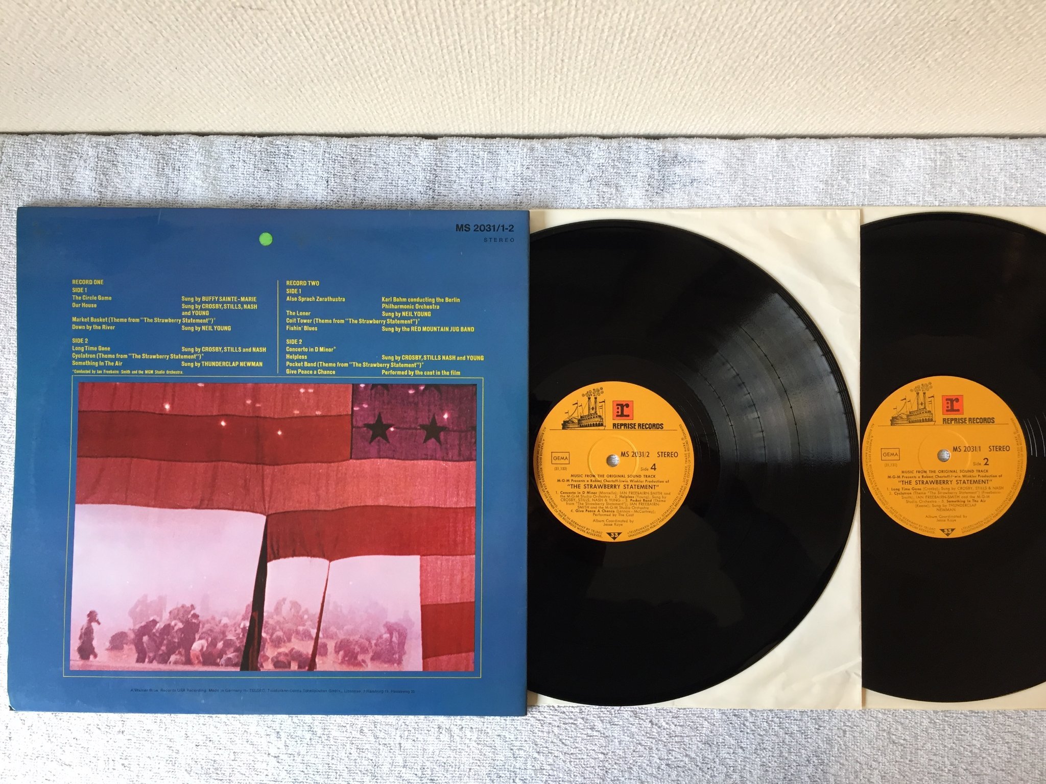 Omslagsbild för skivan THE STRAWBERRY STATEMENT 2xLP Ger REPRISE MS 2031