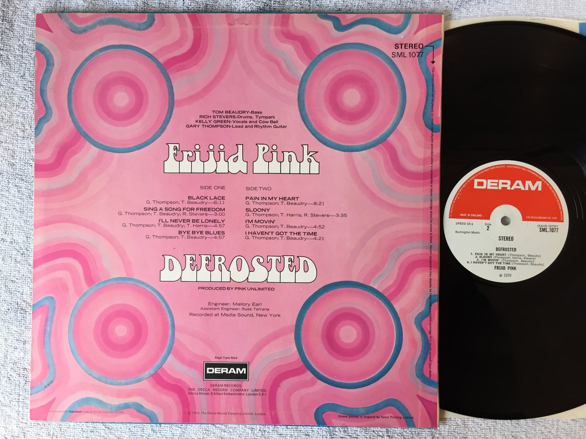 Omslagsbild för skivan FRIJID PINK defrosted LP -70 UK DERAM SML 1077