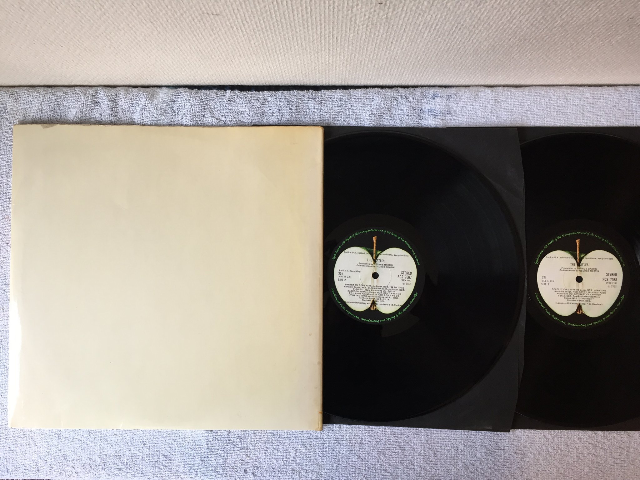 Omslagsbild för skivan THE BEATLES white album 2xLP -68 UK APPLE PCS 7068 