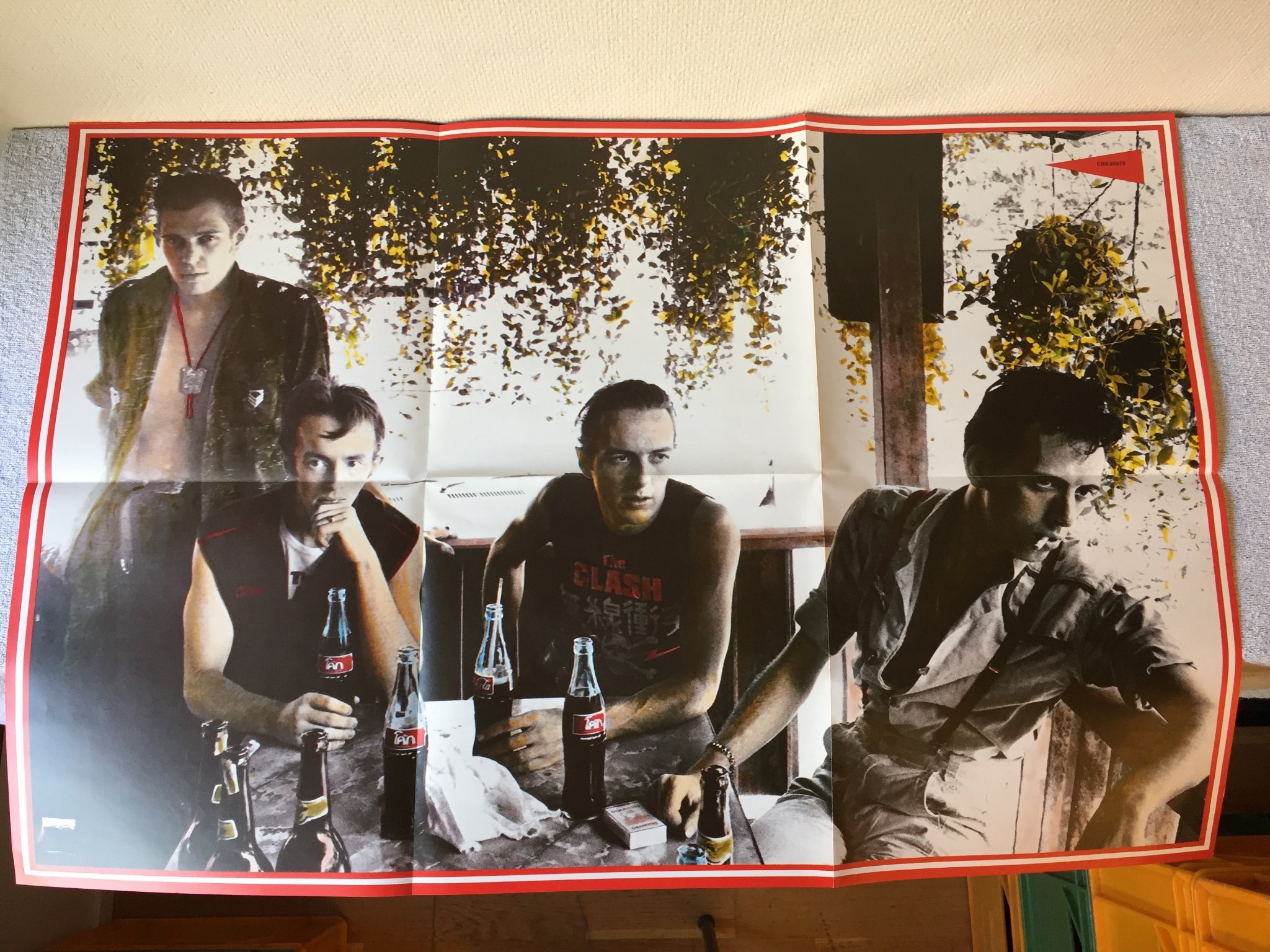 Omslagsbild för skivan THE CLASH combat rock LP -82 CBS 85570 w/ poster