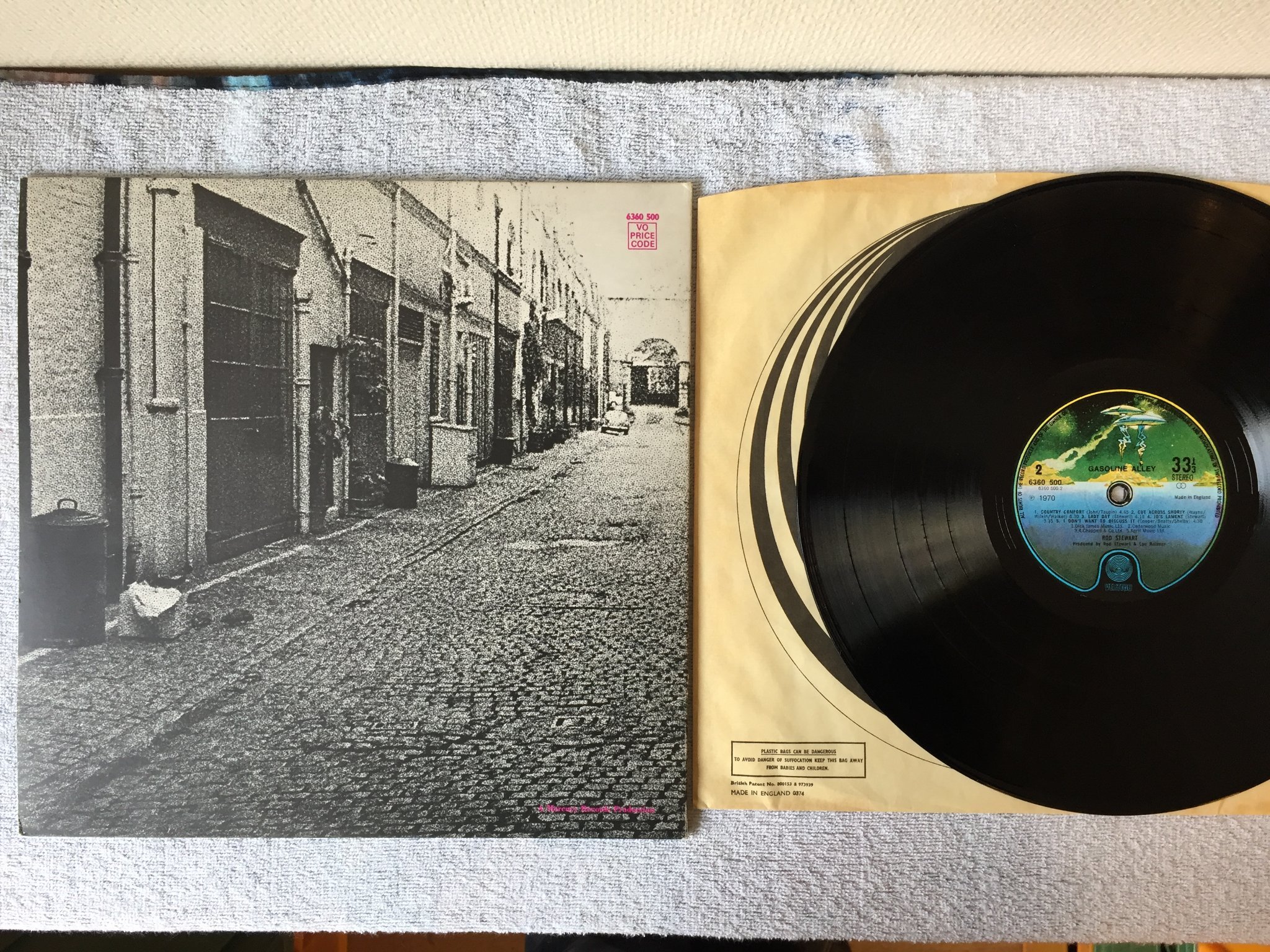 Omslagsbild för skivan ROD STEWART gasoline alley LP -70 UK spaceship VERTIGO 6360 500