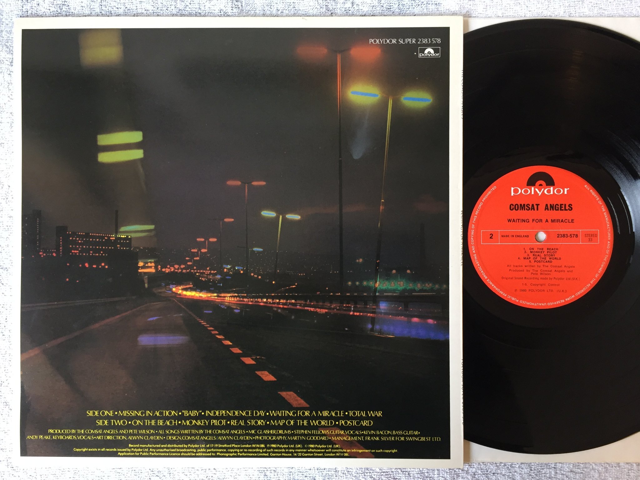 Omslagsbild för skivan THE COMSAT ANGELS Waiting For A Miracle. LP -80 UK polydor 2383-578