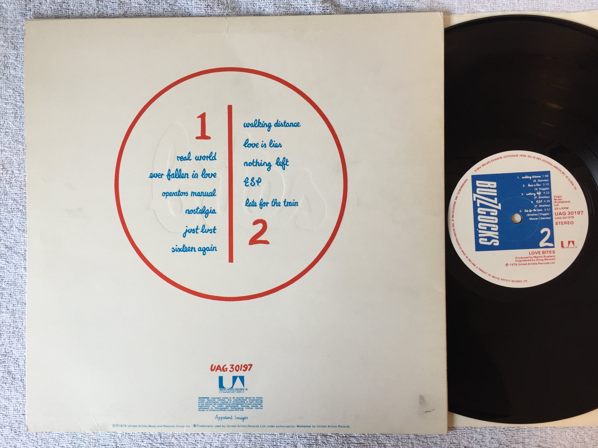 Omslagsbild för skivan BUZZCOCKS love bites LP -78 UK UNITED UAG 30197