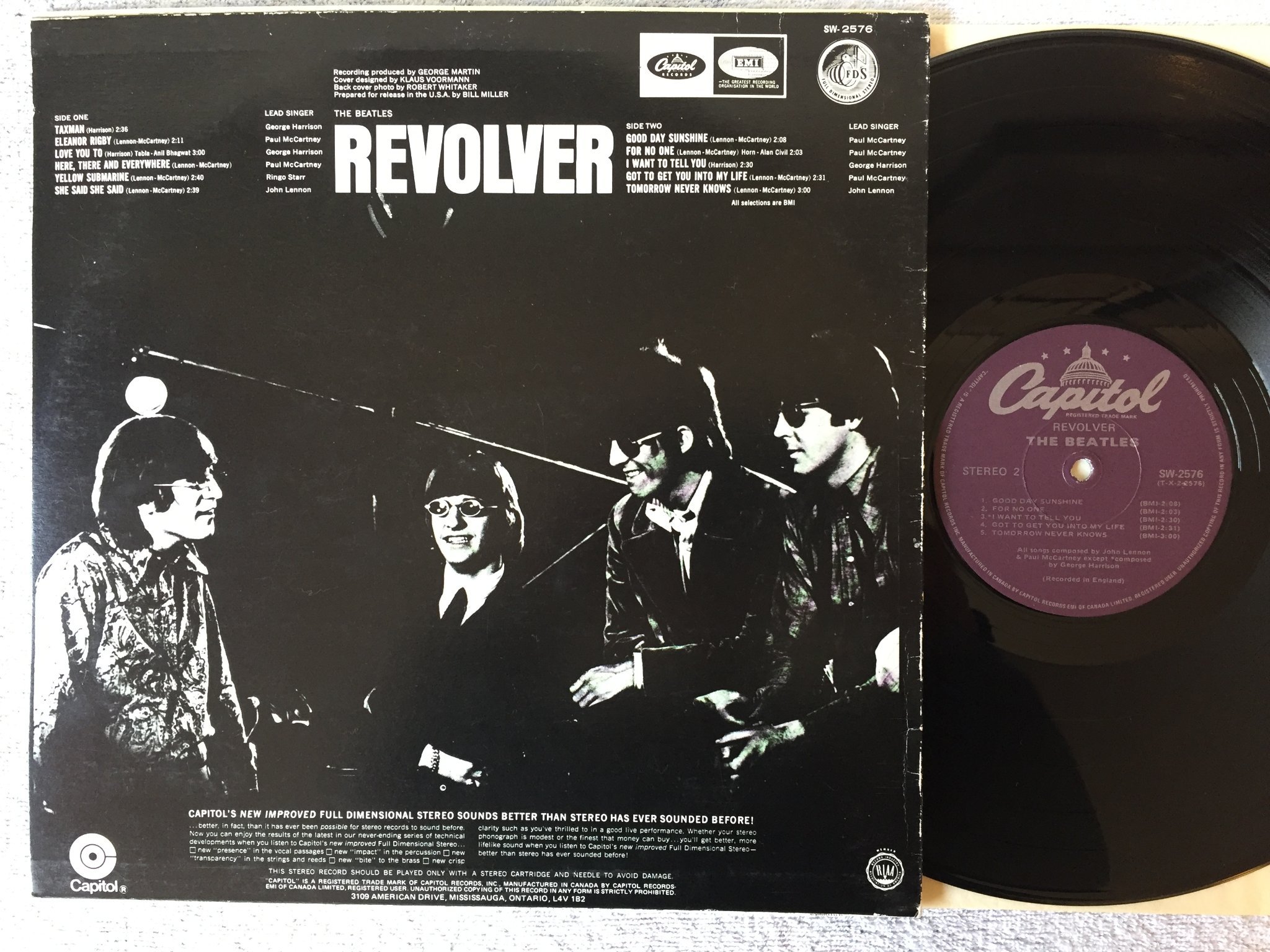 Omslagsbild för skivan THE BEATLES revolver LP CAN CAPITOL SW-2576